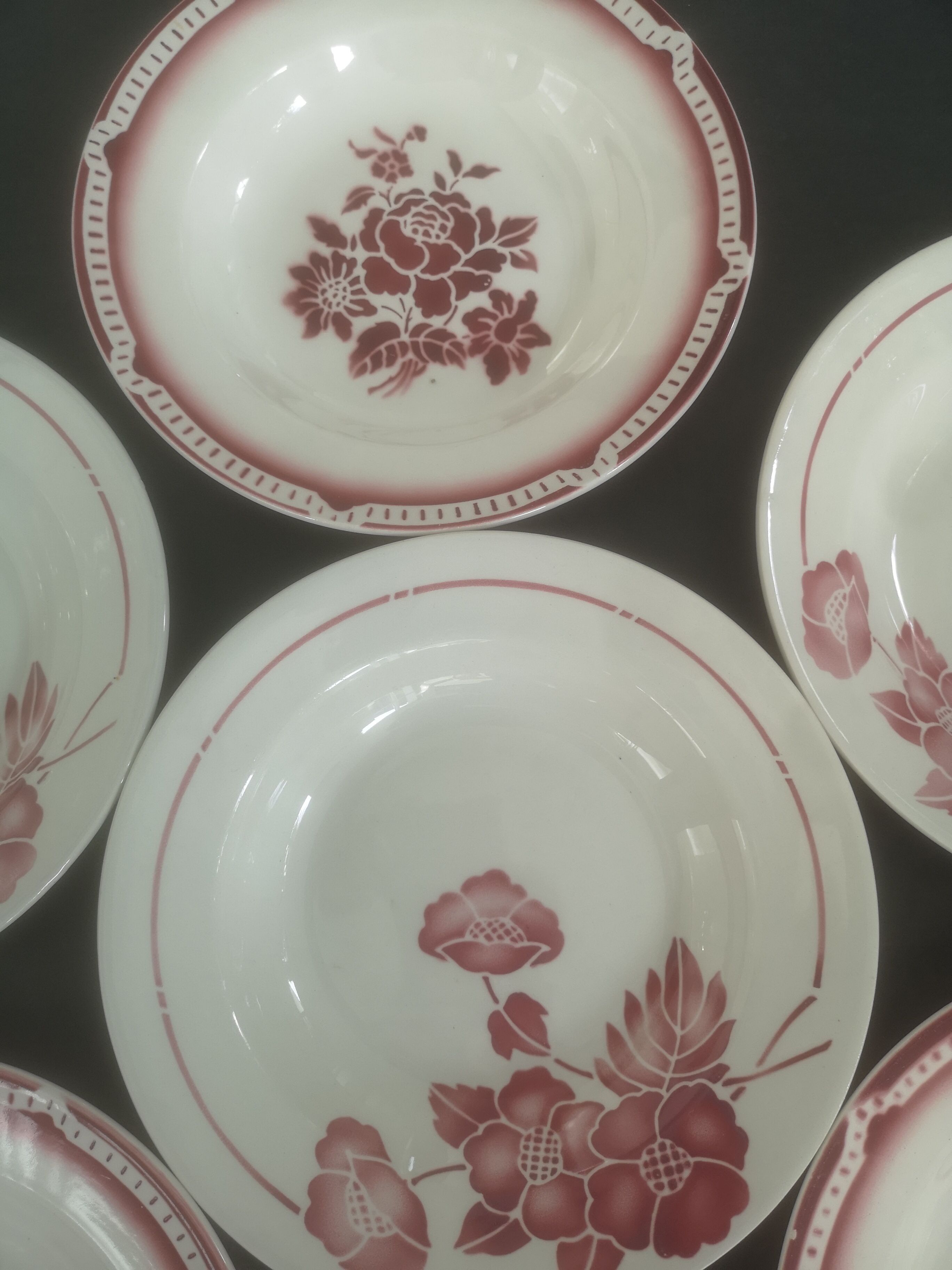 Set of 6 Sarreguemines plates and wolf mill