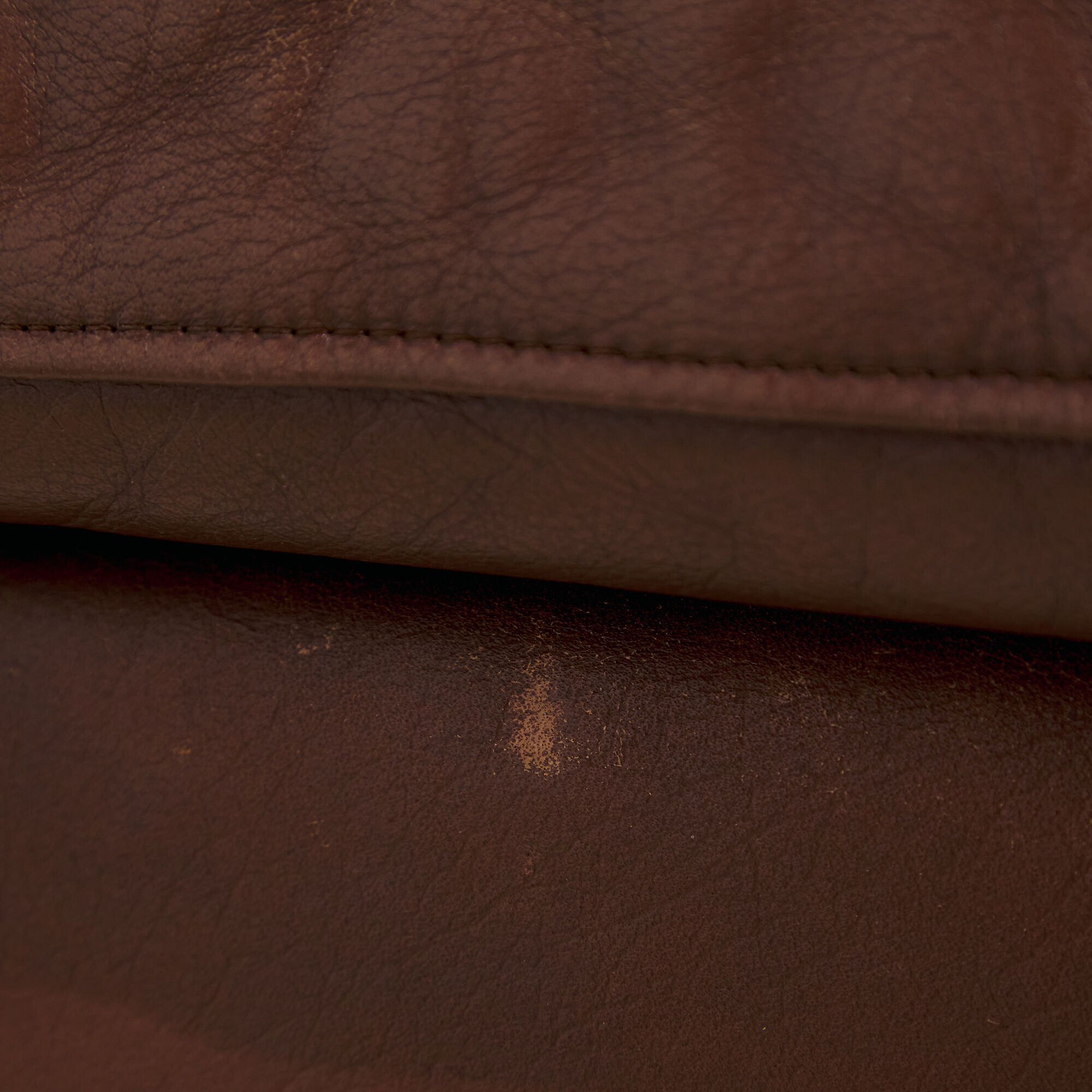 Three-seater leather sofa