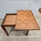 Table transformable vintage en bois de noyer et marqueterie