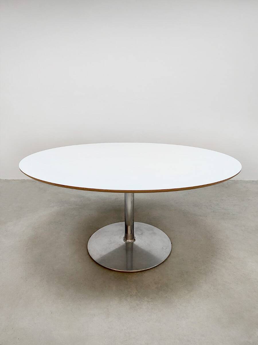 Table à manger ovale design vintage hollandais Pierre Paulin Artifort