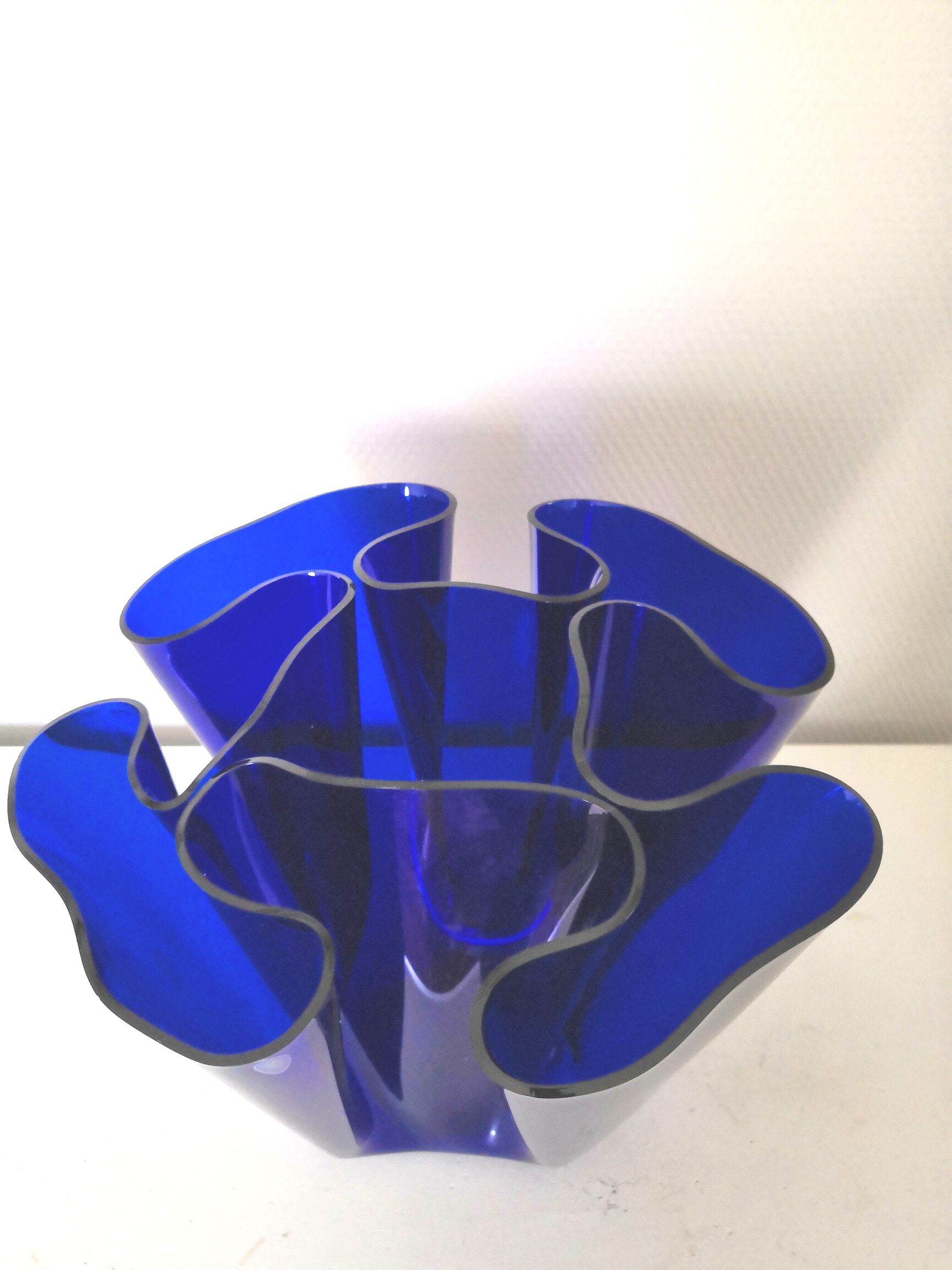 Blue handkerchief vase in plexiglass 70s