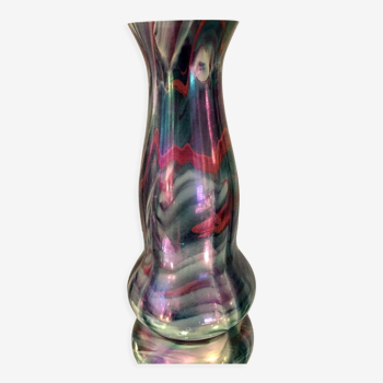 Multilayer glass vase with irised reflections