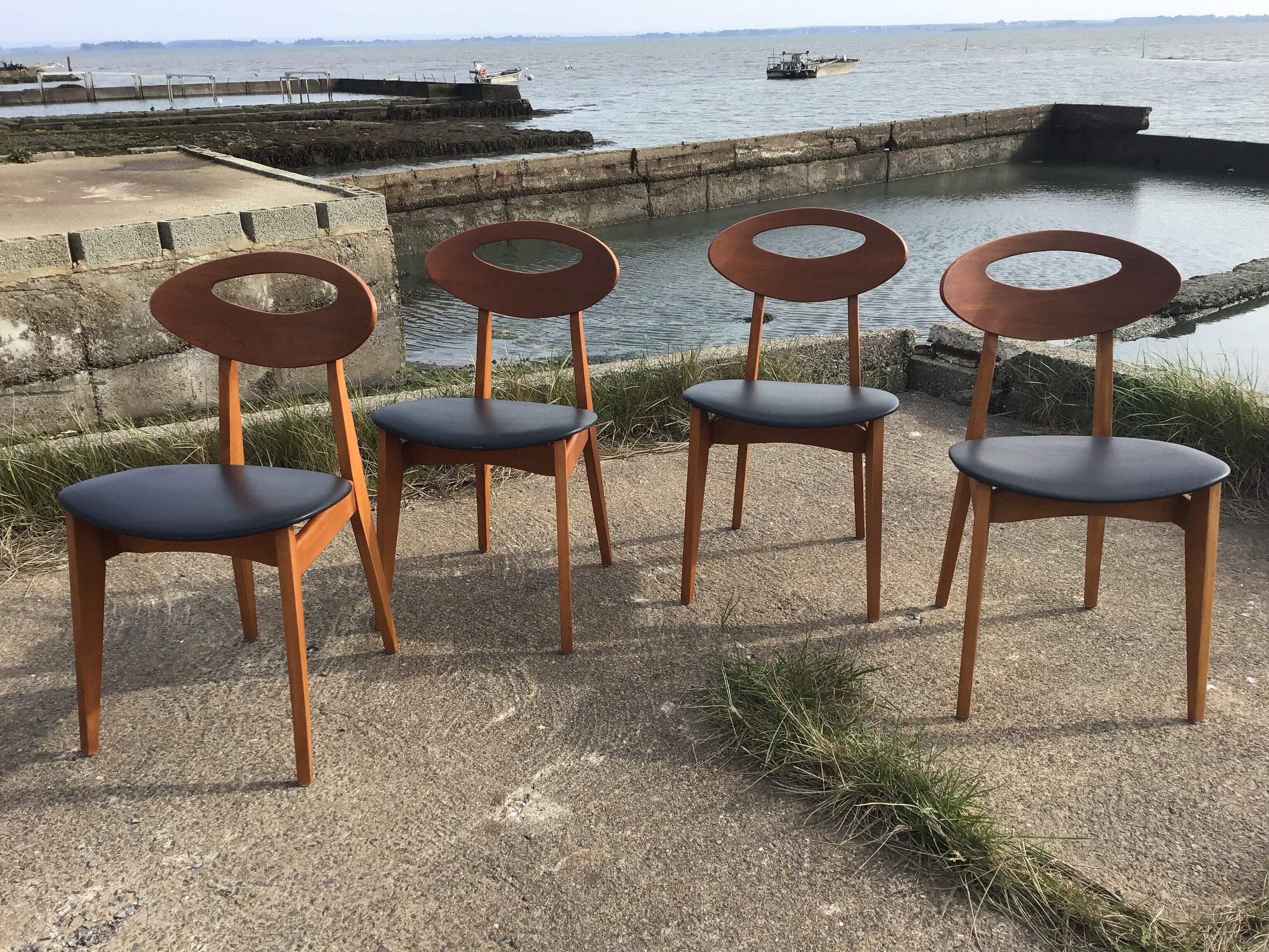 Set of 4 vintage chairs Scandinavian spirit