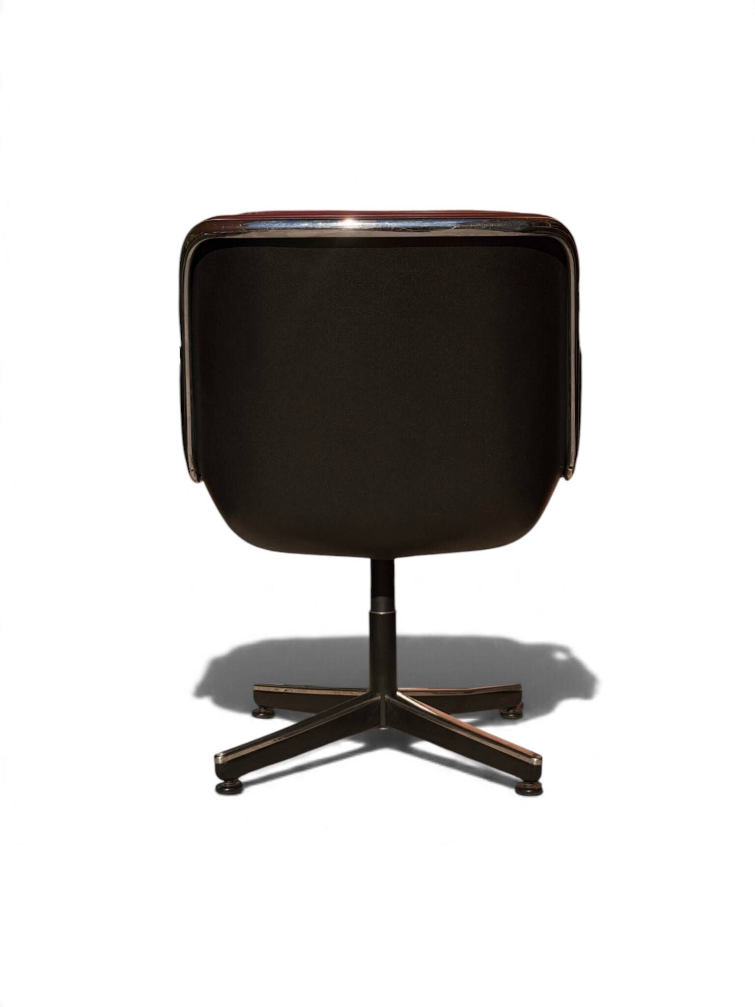Fauteuil Executive Charles Pollock pour Knoll, cuir bordeaux