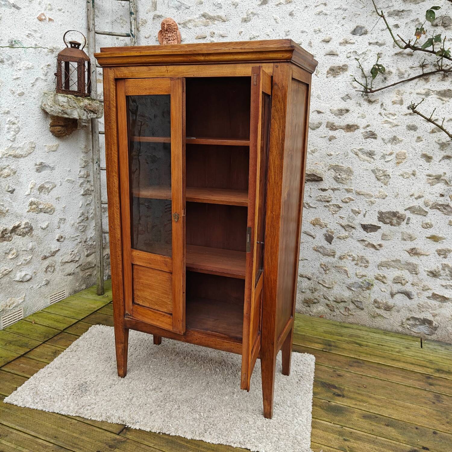 Old display case library