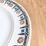 Footed plate, Iron earth, Saint-Amand