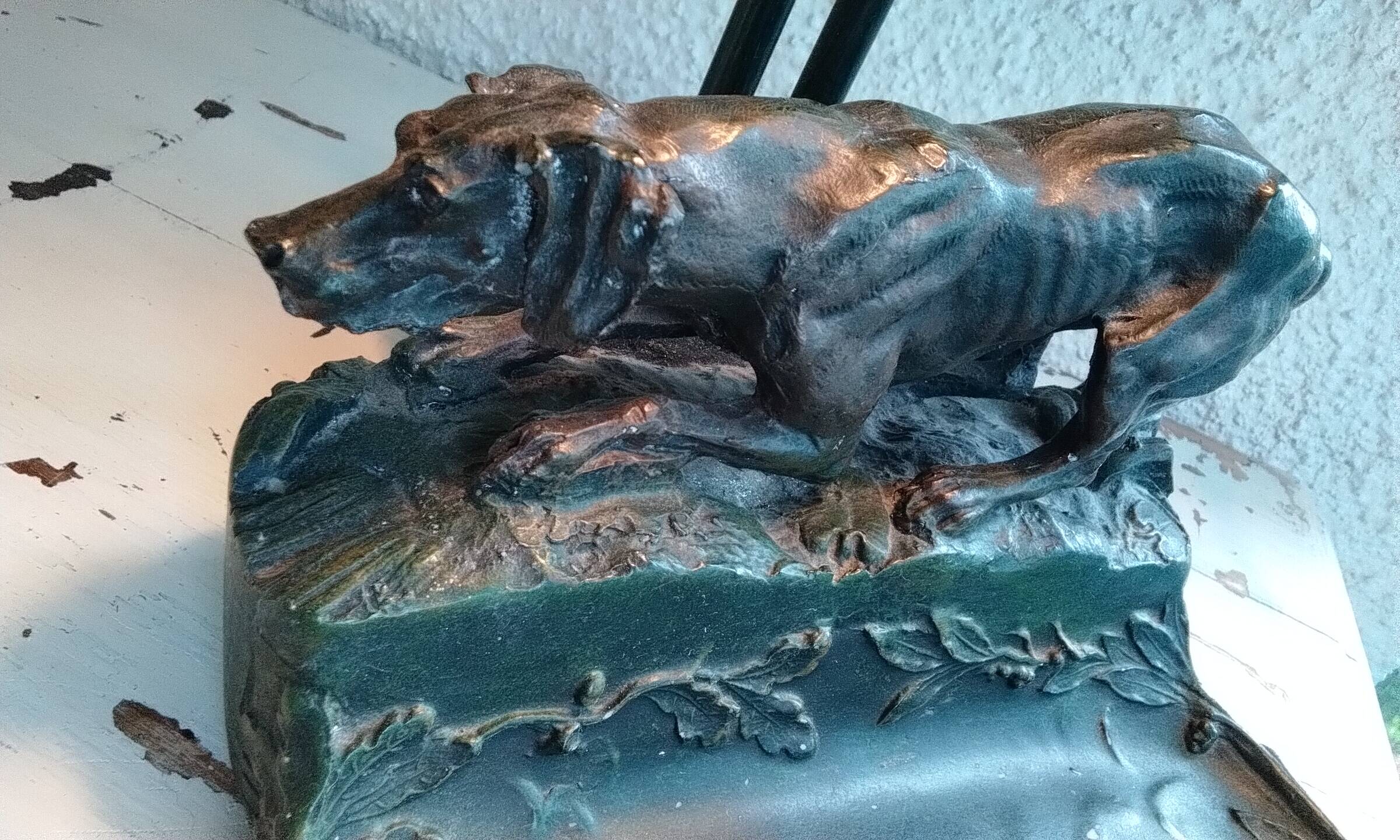 Banker's lamp with dog