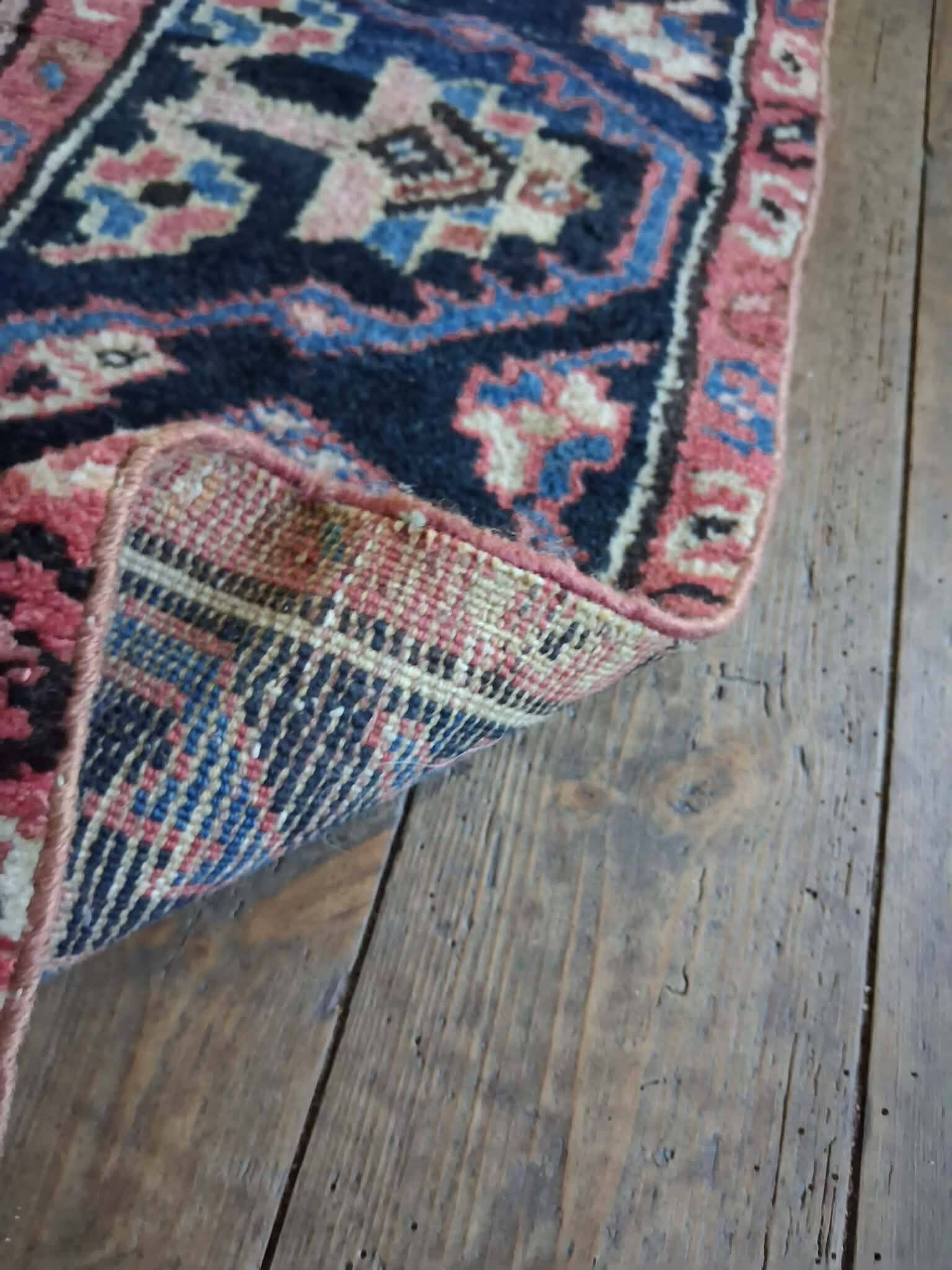 Handmade Persian Hamadan rug 195x107cm