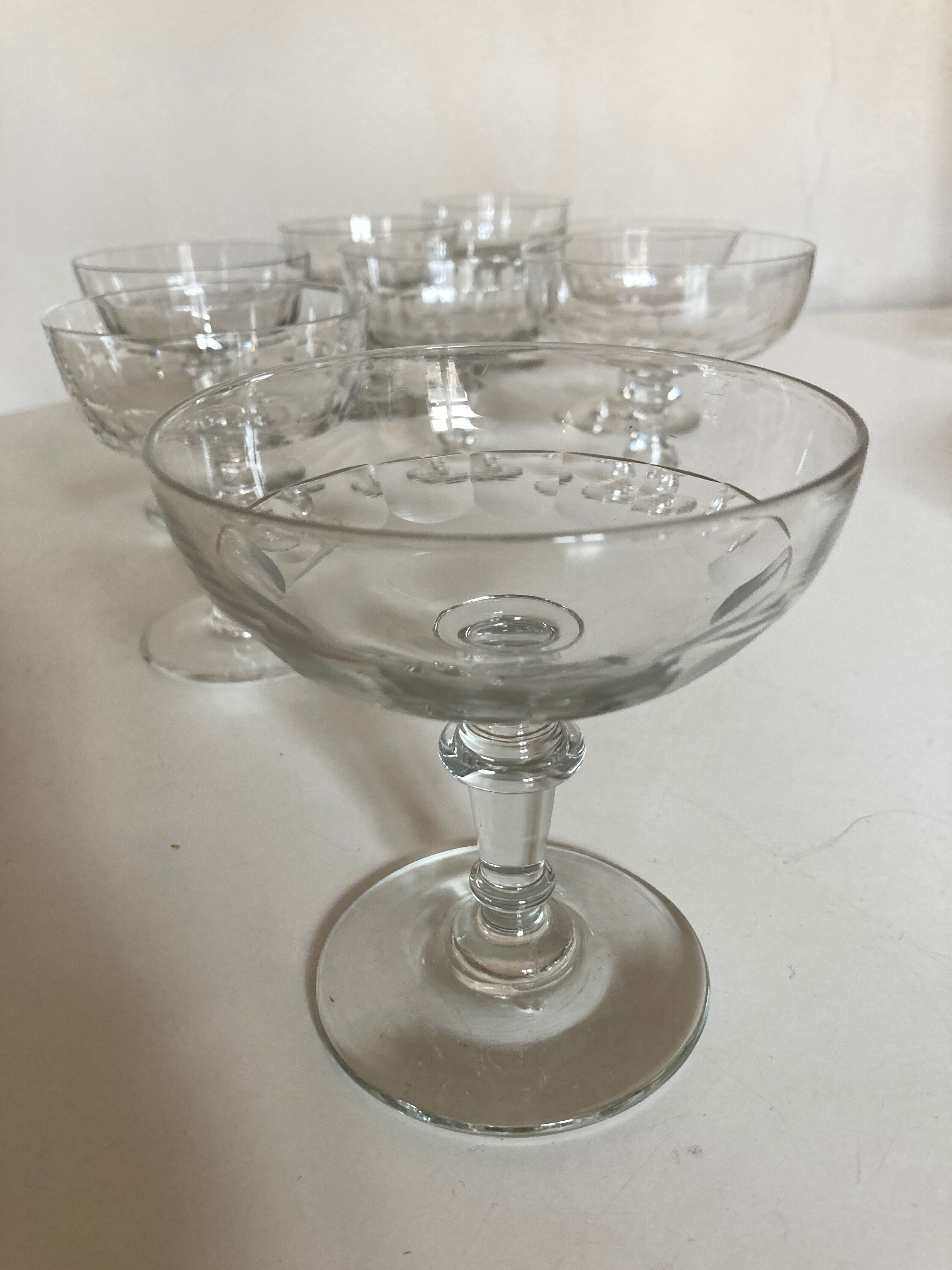 Set of 8 19th crystal crystal glasses with matching flat ribs