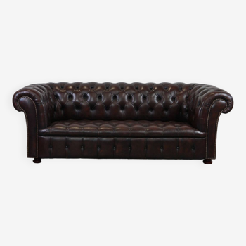 Dark-flamed english chesterfield 2.5-seater sofa/button seat