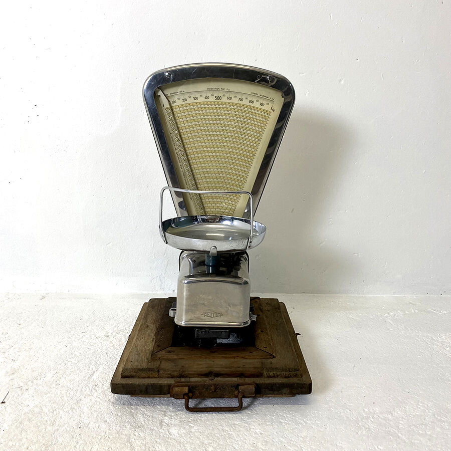 Vintage grocer's scale 50's
