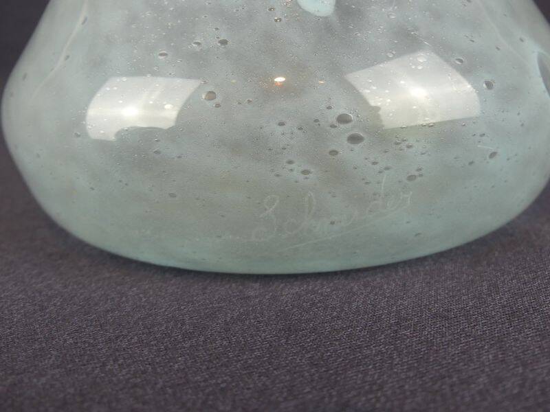 Schneider, glass vase with a blur effect