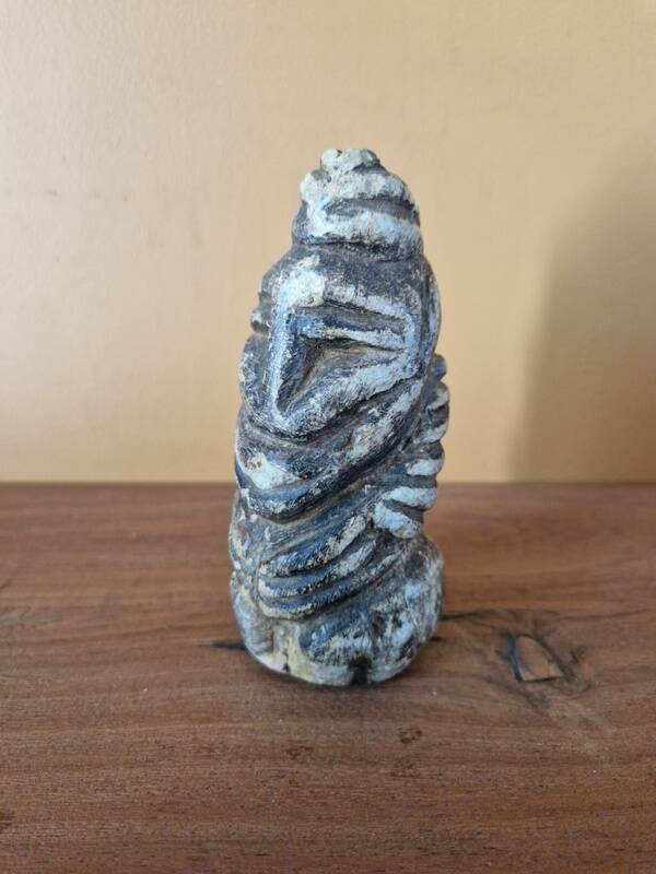 Pomdo statue of the Kissi people of Guinea - Carved stone