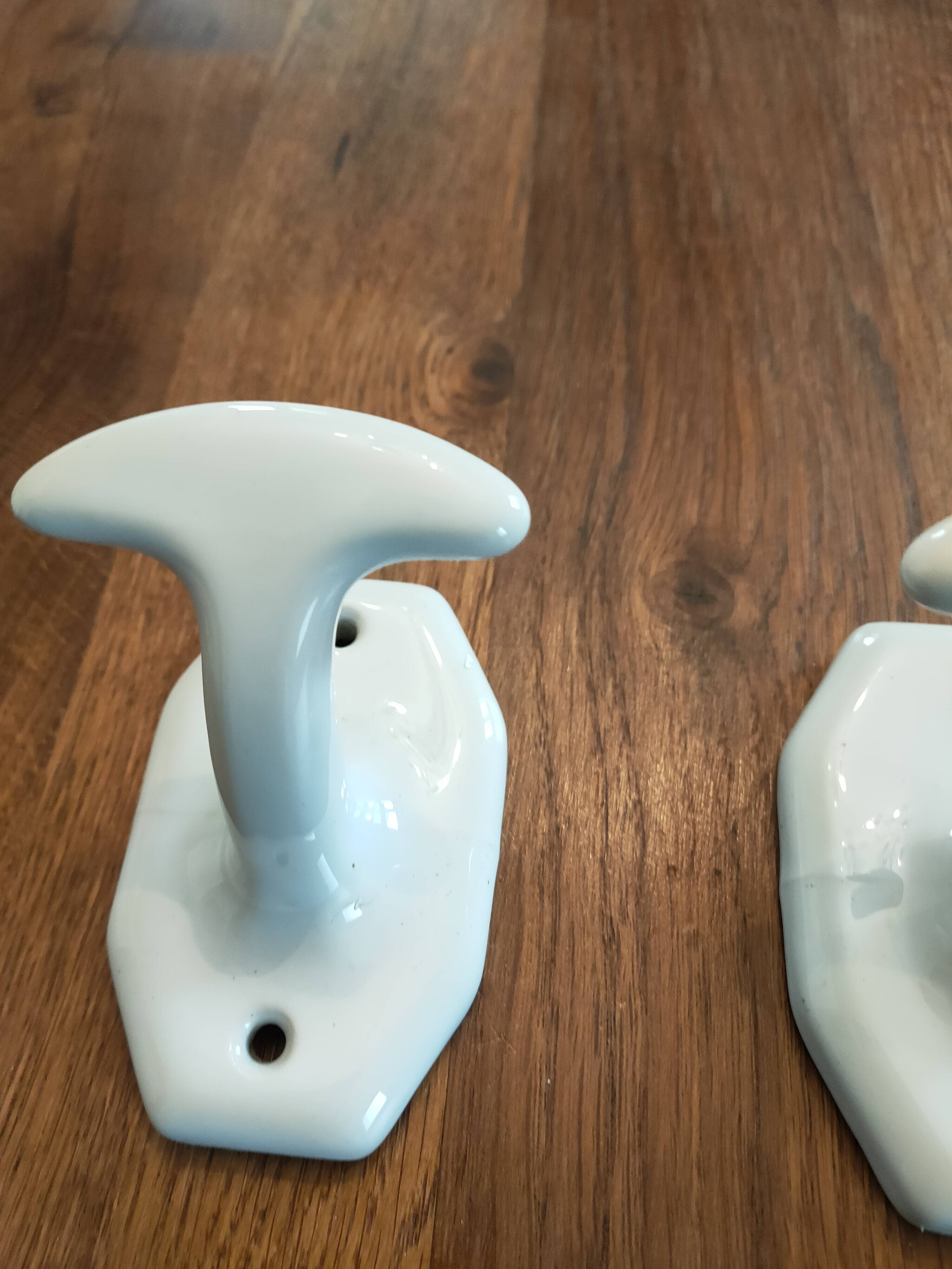 set of 4 porcelain bathroom hooks