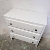 White vintage chest of drawers