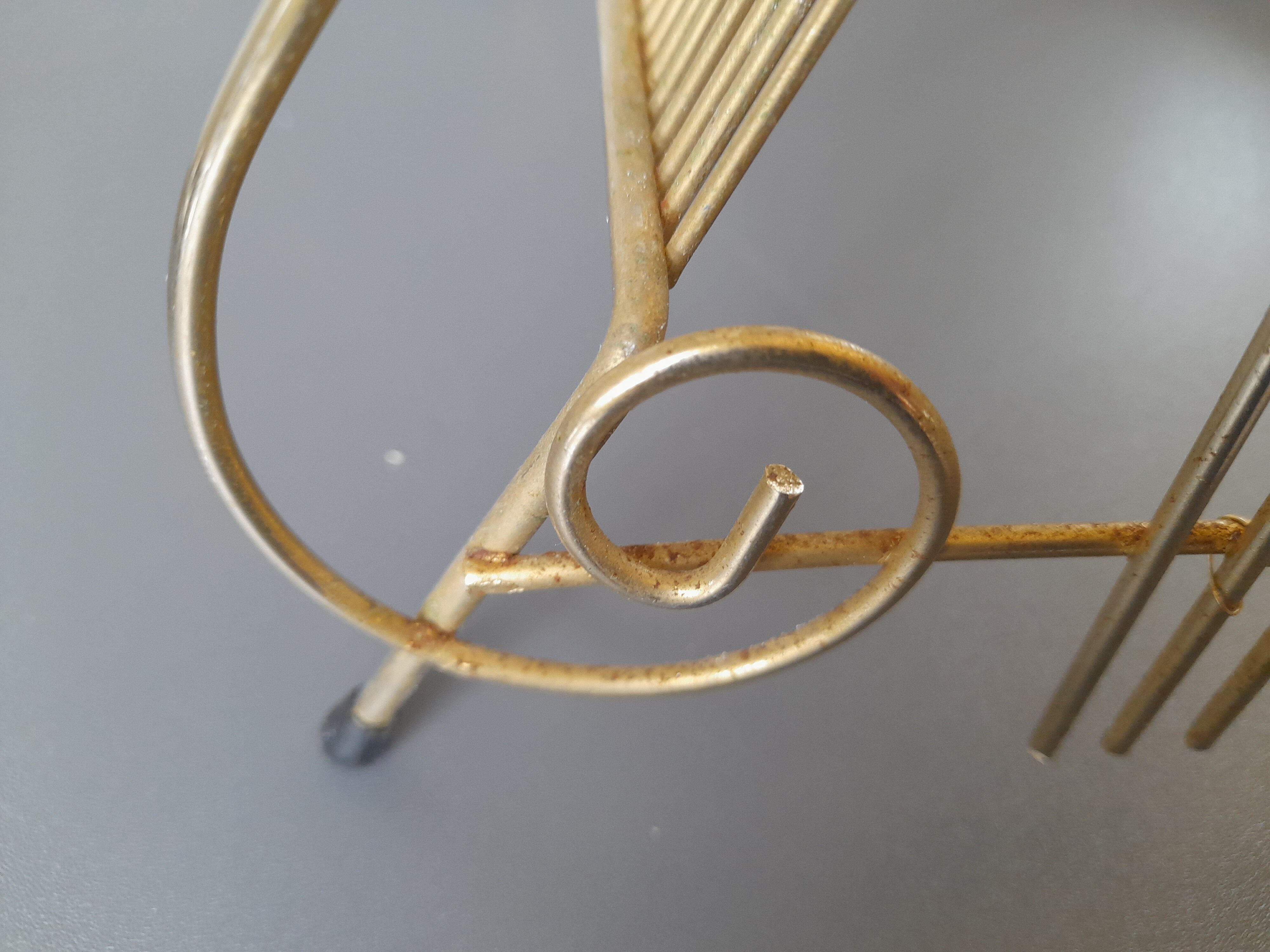 Vinyl door in gold metal