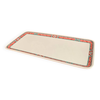 Cake dish and dish set