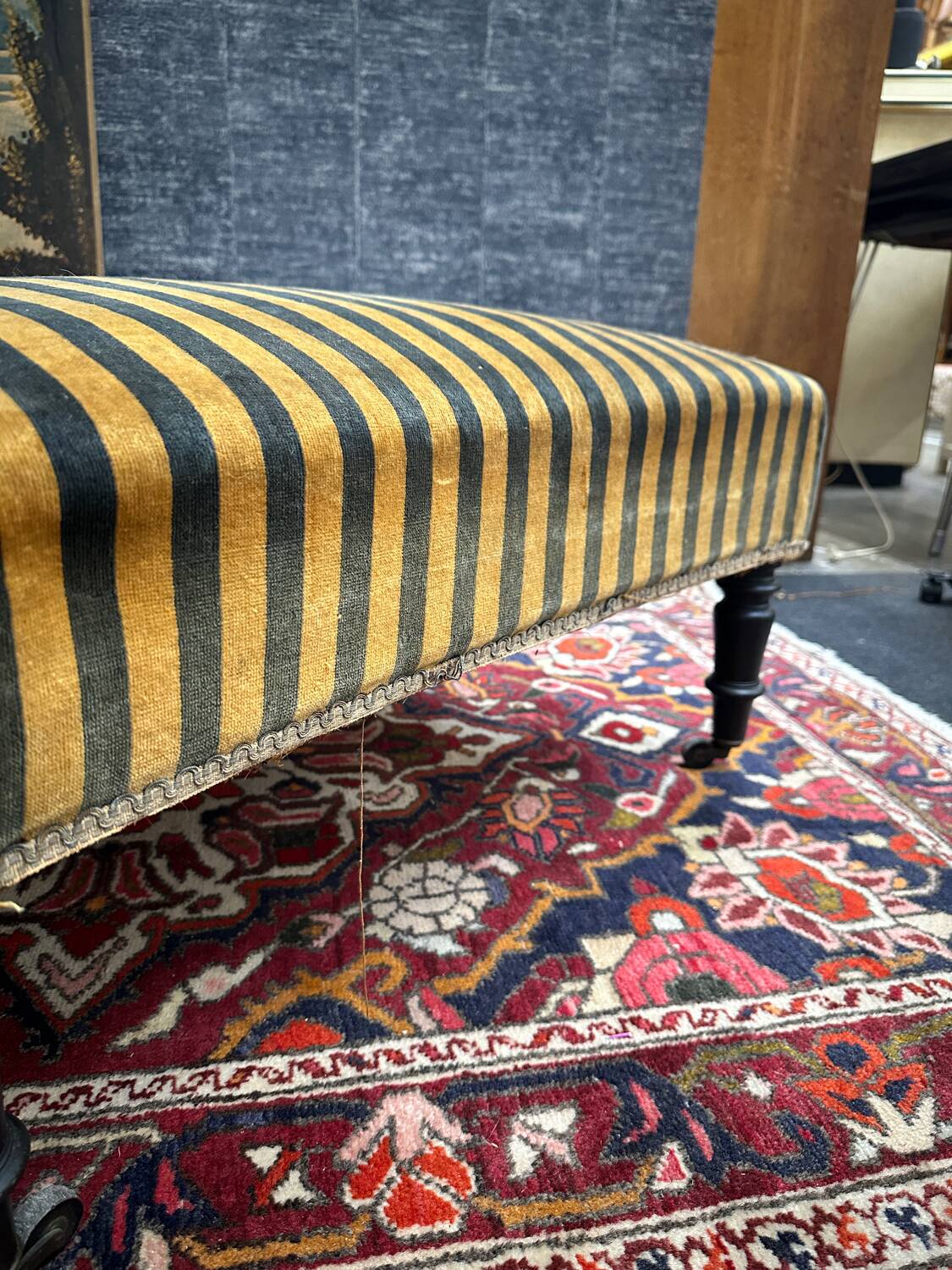 For / vintage living room square