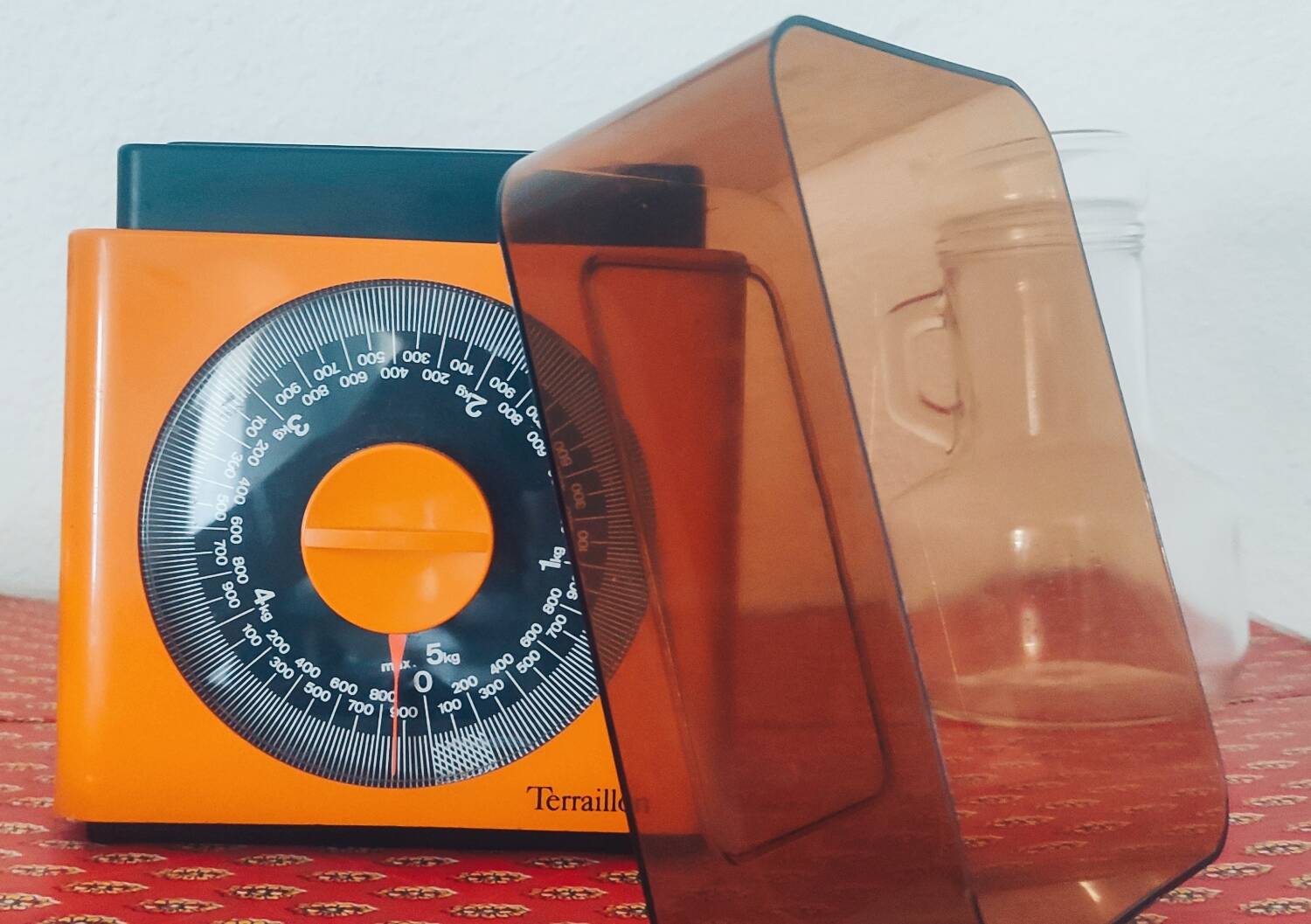 Teraillon scale orange year 1976