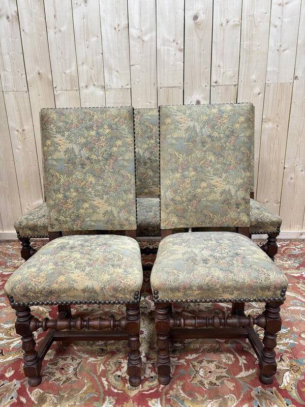 Série de 5 chaises de style Louis XIII