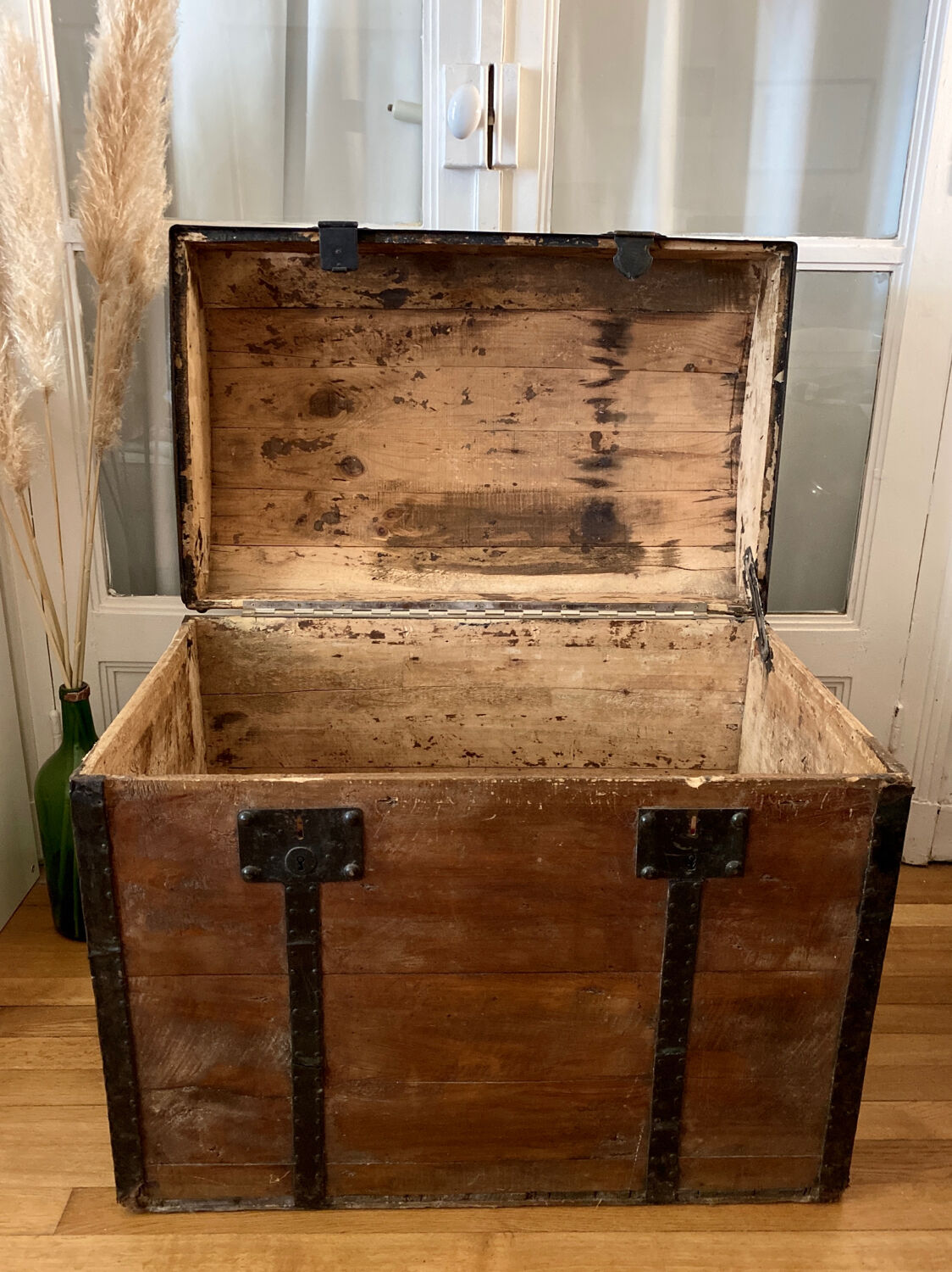 Large trunk wooden chest