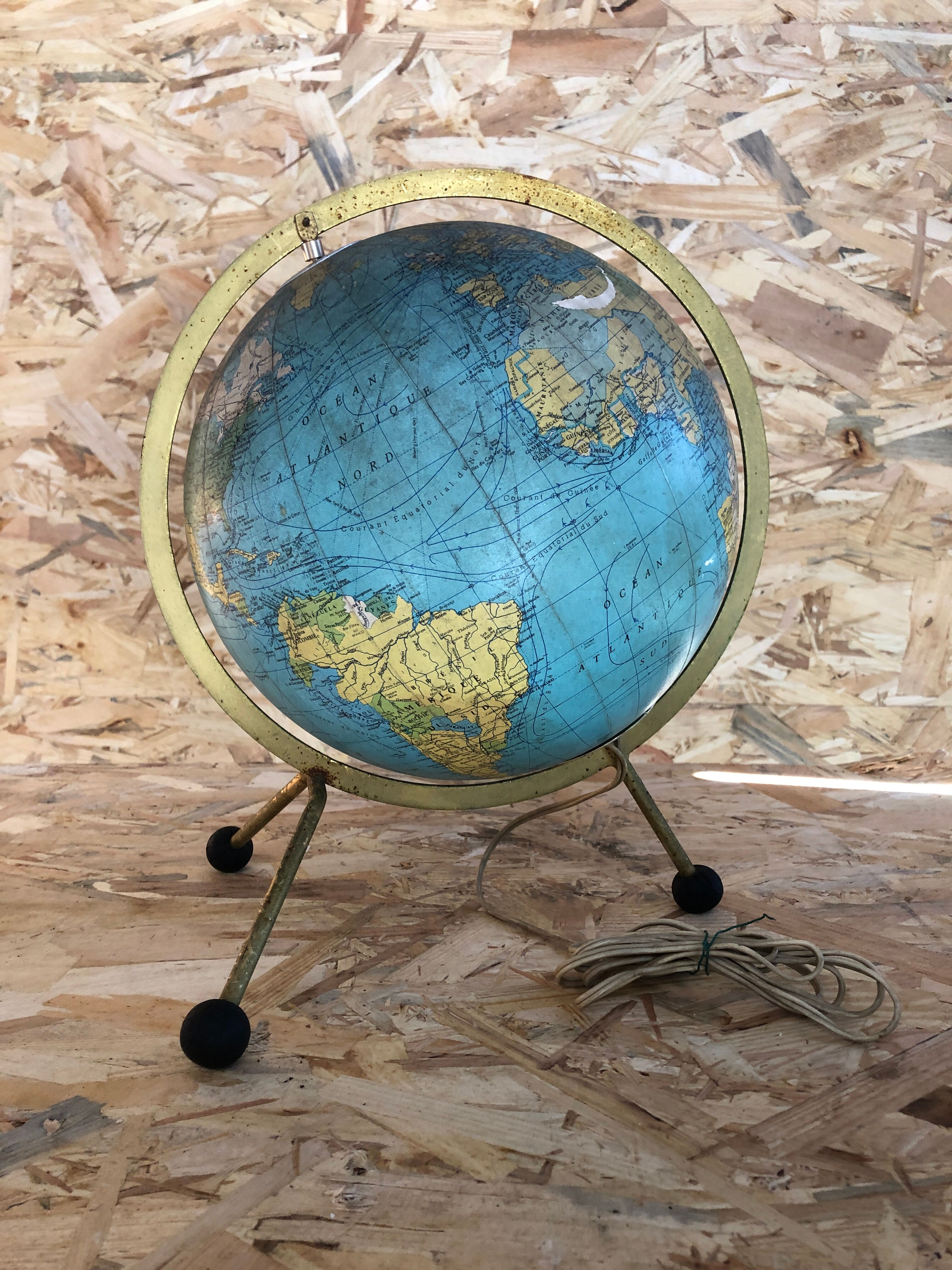 Old glass globe world map 1963