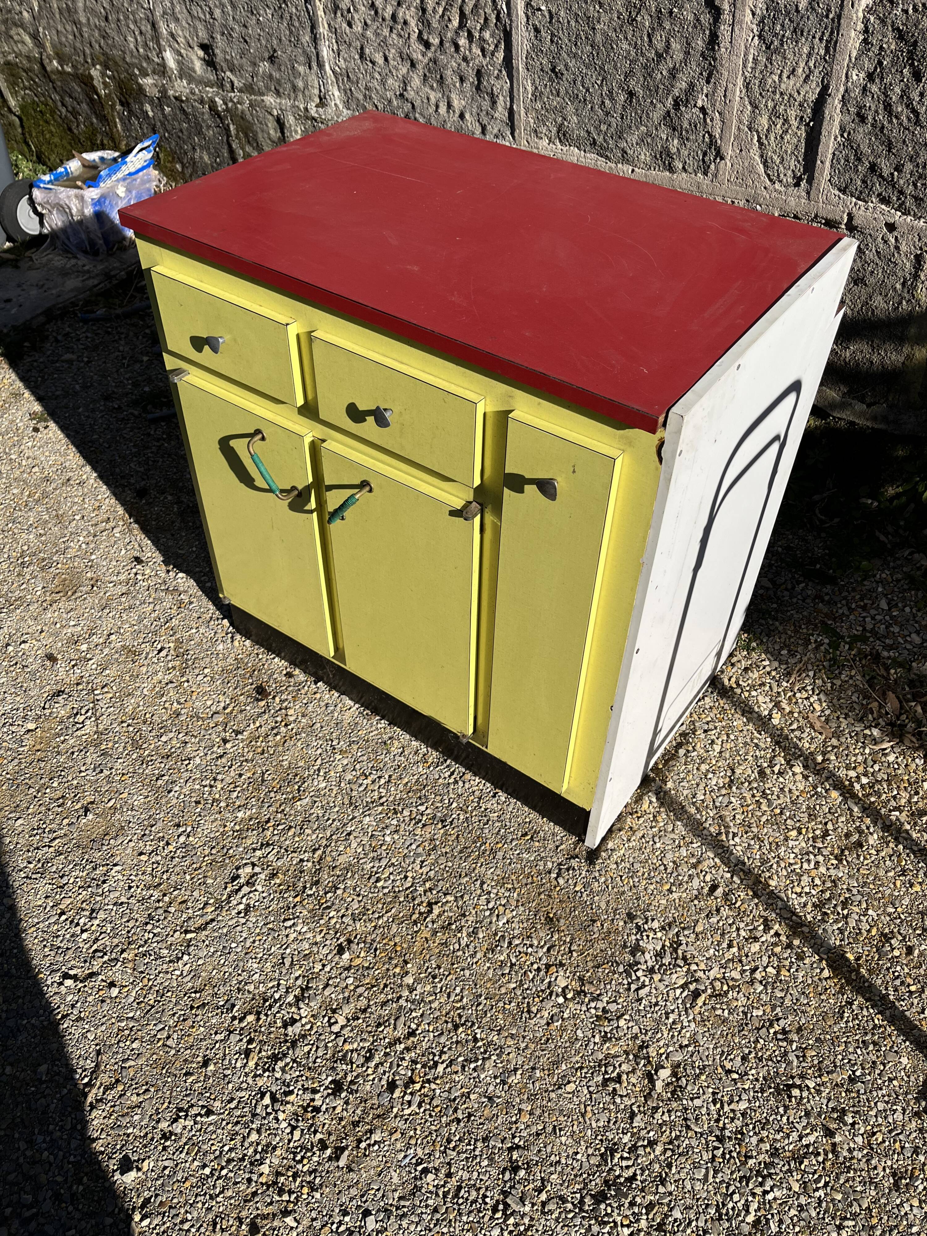 Kitchen furniture in Formica