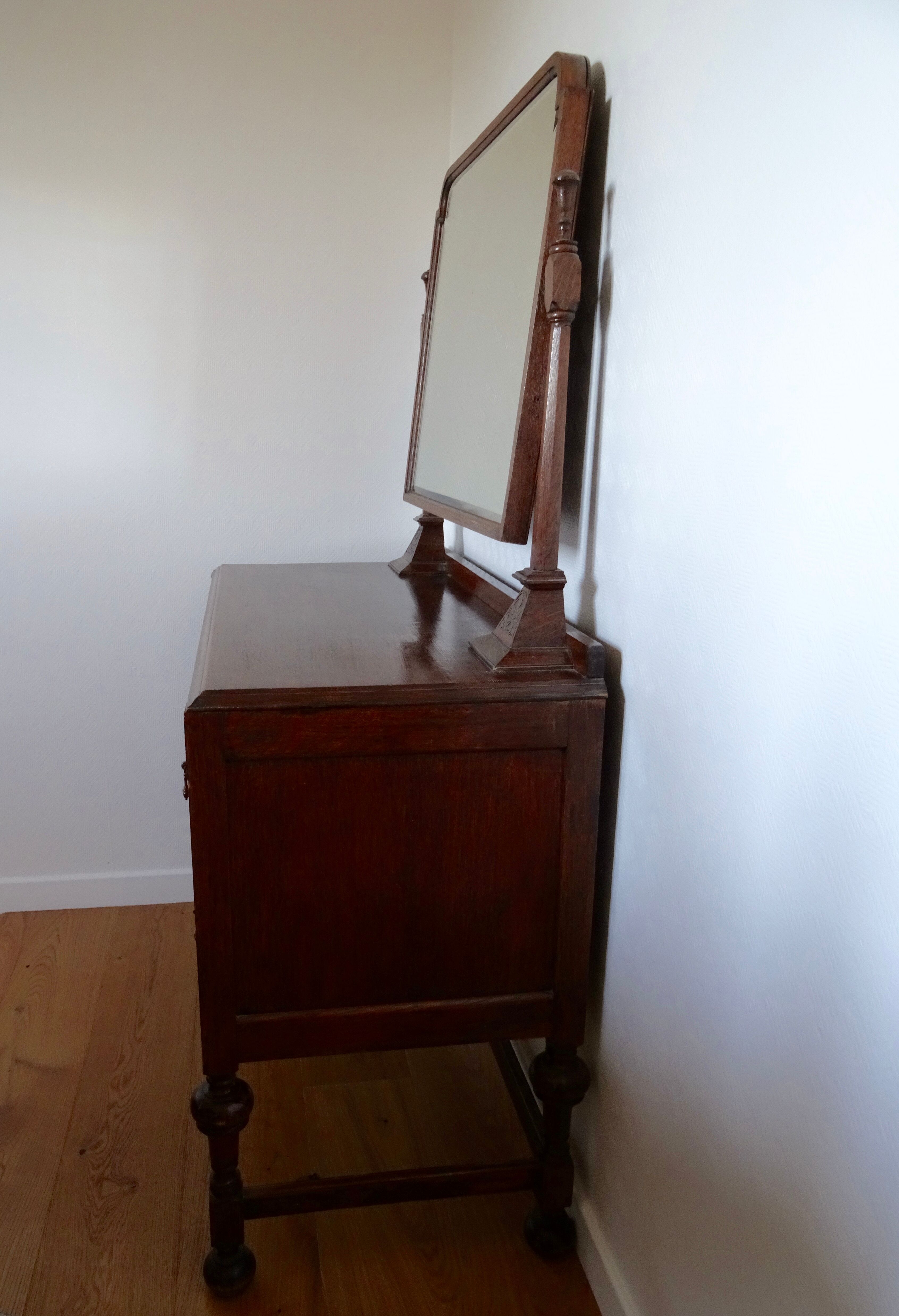 Coiffeuse avec miroir
