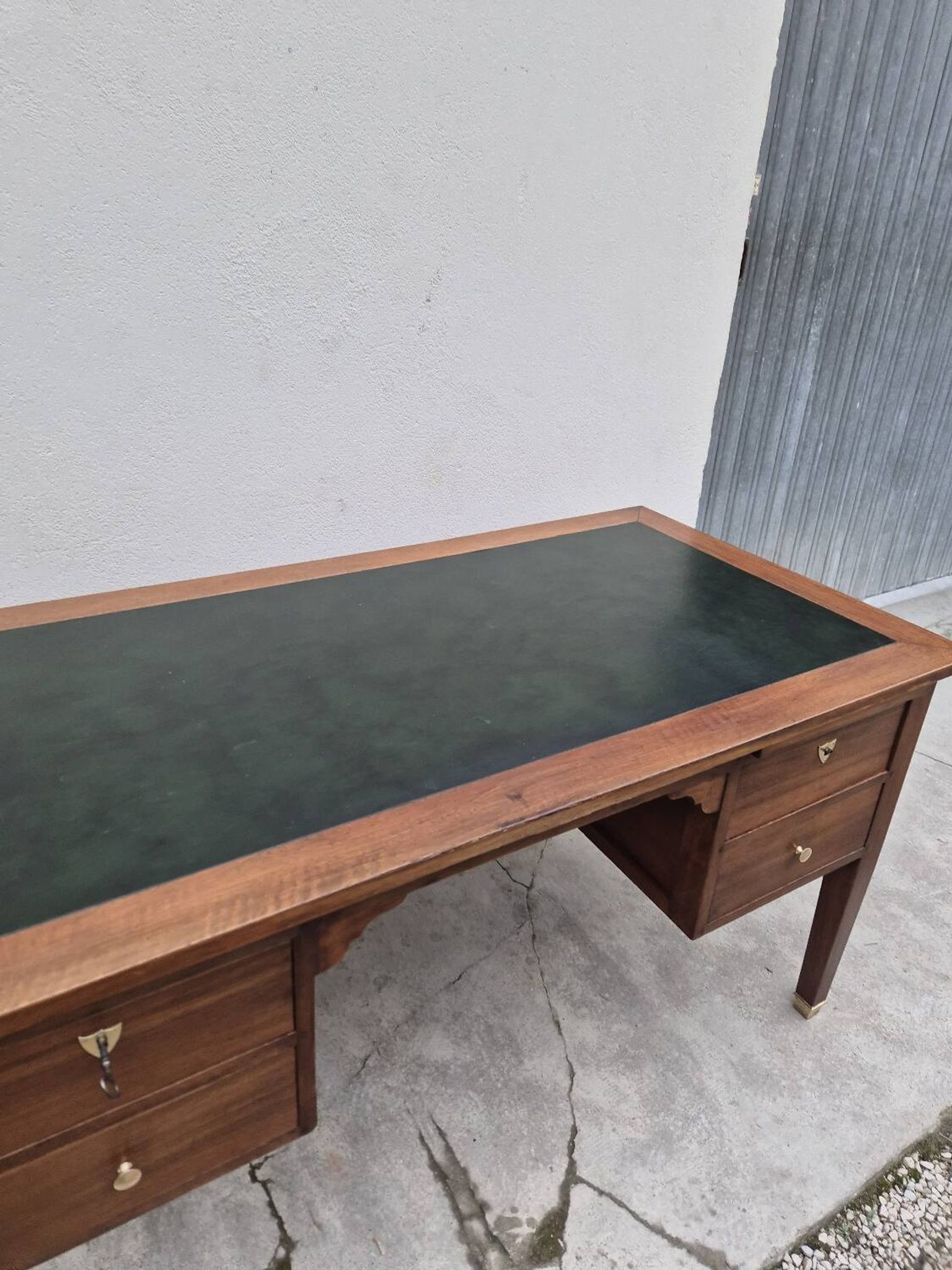 Louis XVI style minister's desk in solid walnut, 4 drawers, old manufacture