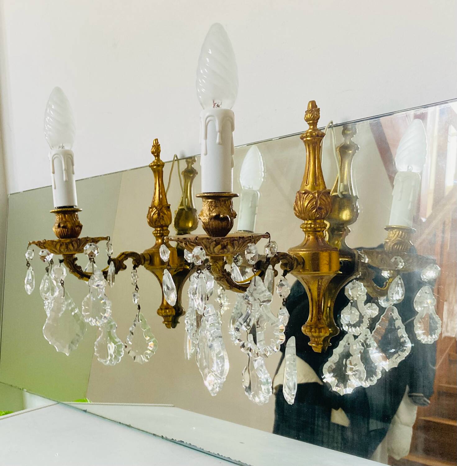 Louis XV wall lights in gilded bronze with pendants, mid-20th century / n°2