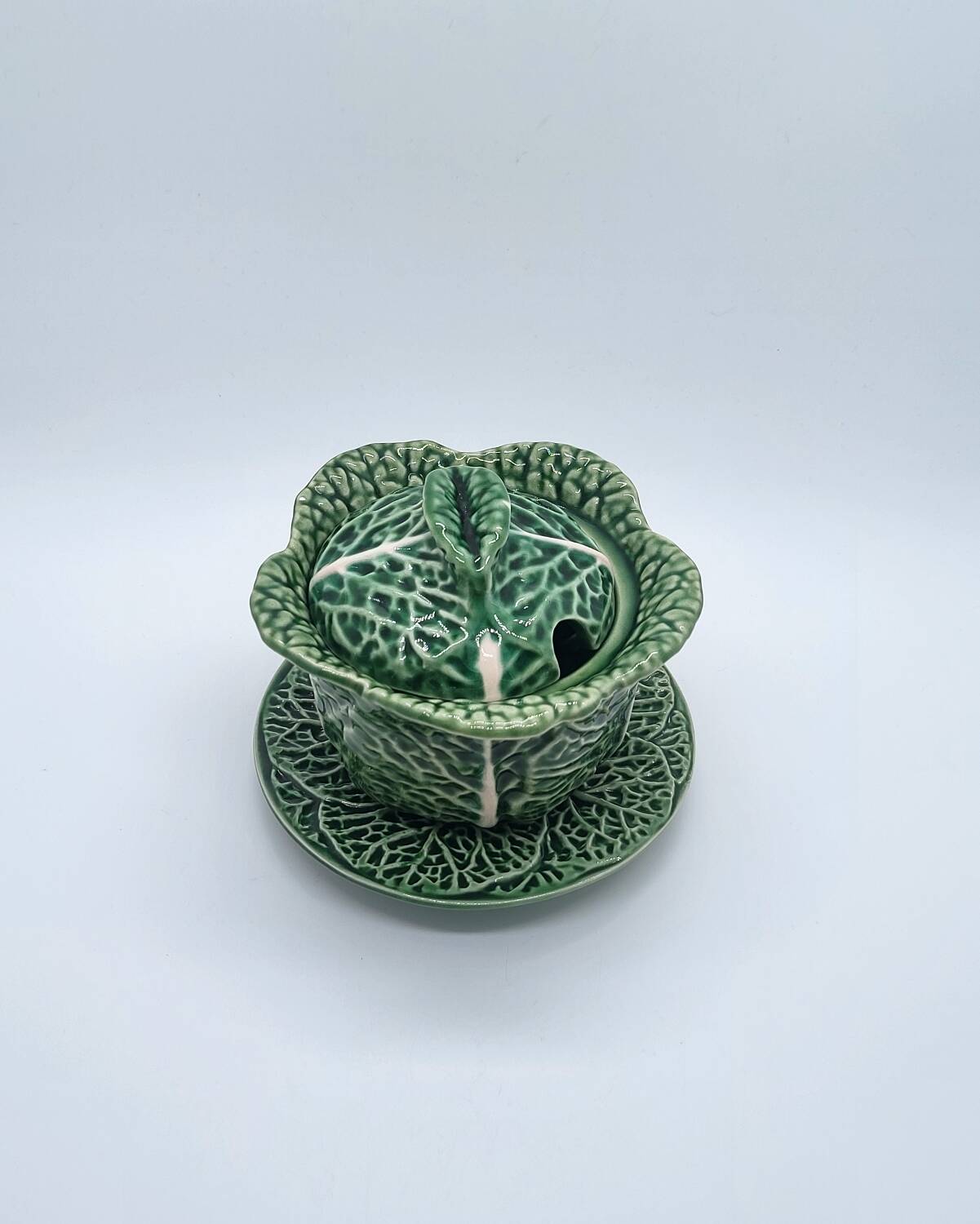 Mustard pot in cabbage slip