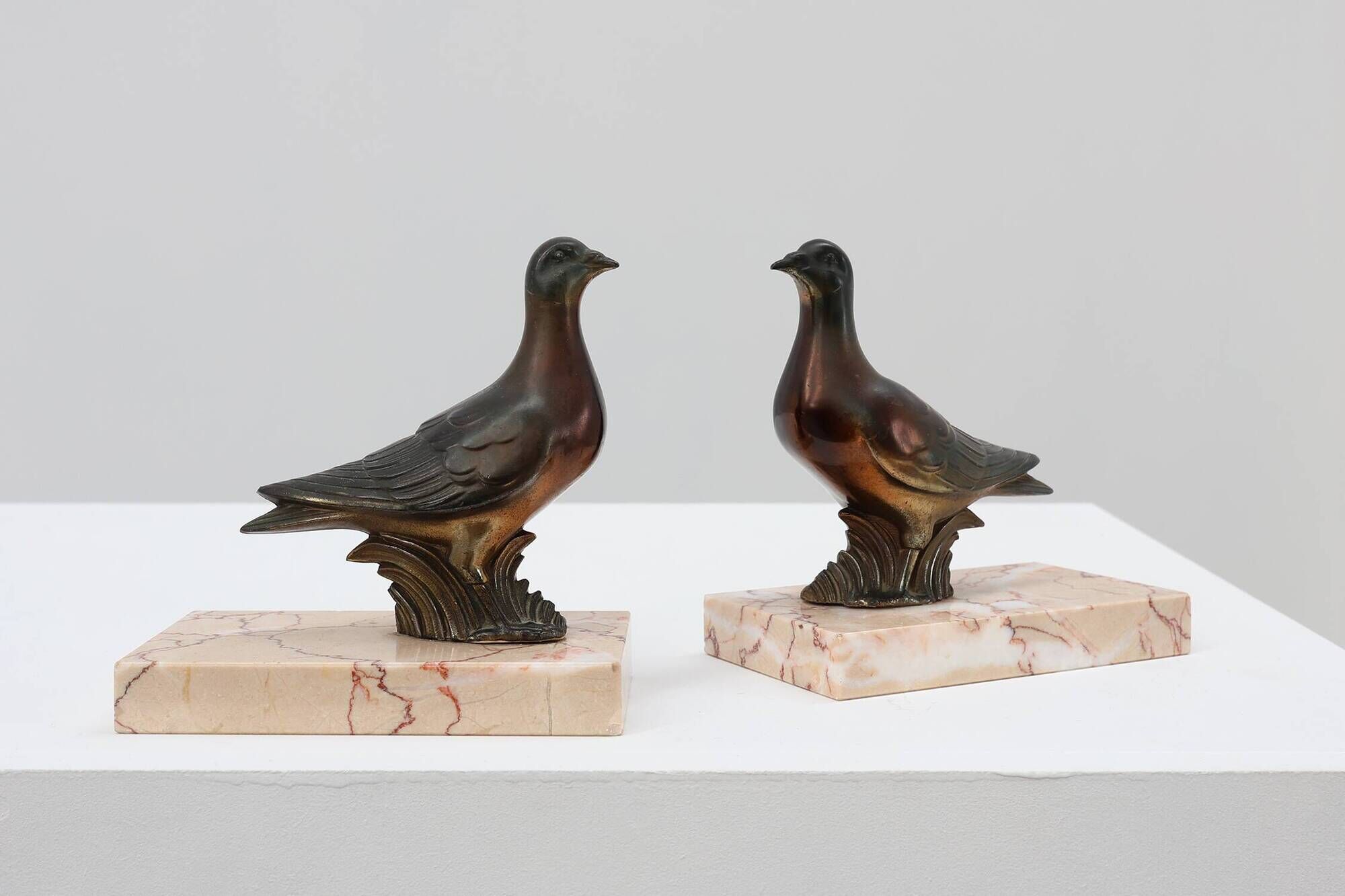 Pair of Art Deco marble and bronze “Dove” bookends, France 1930s