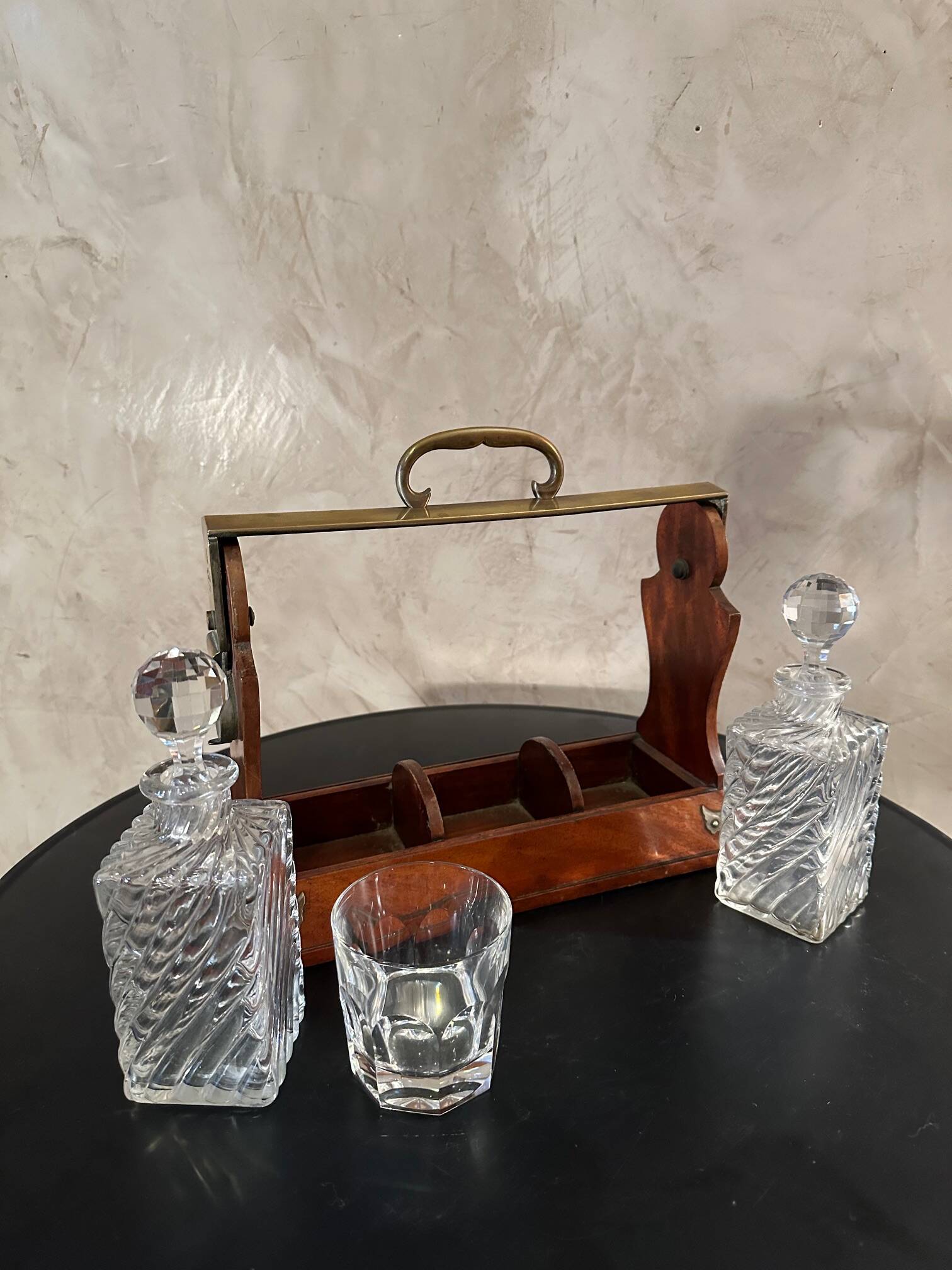 Portable liquor cabinet