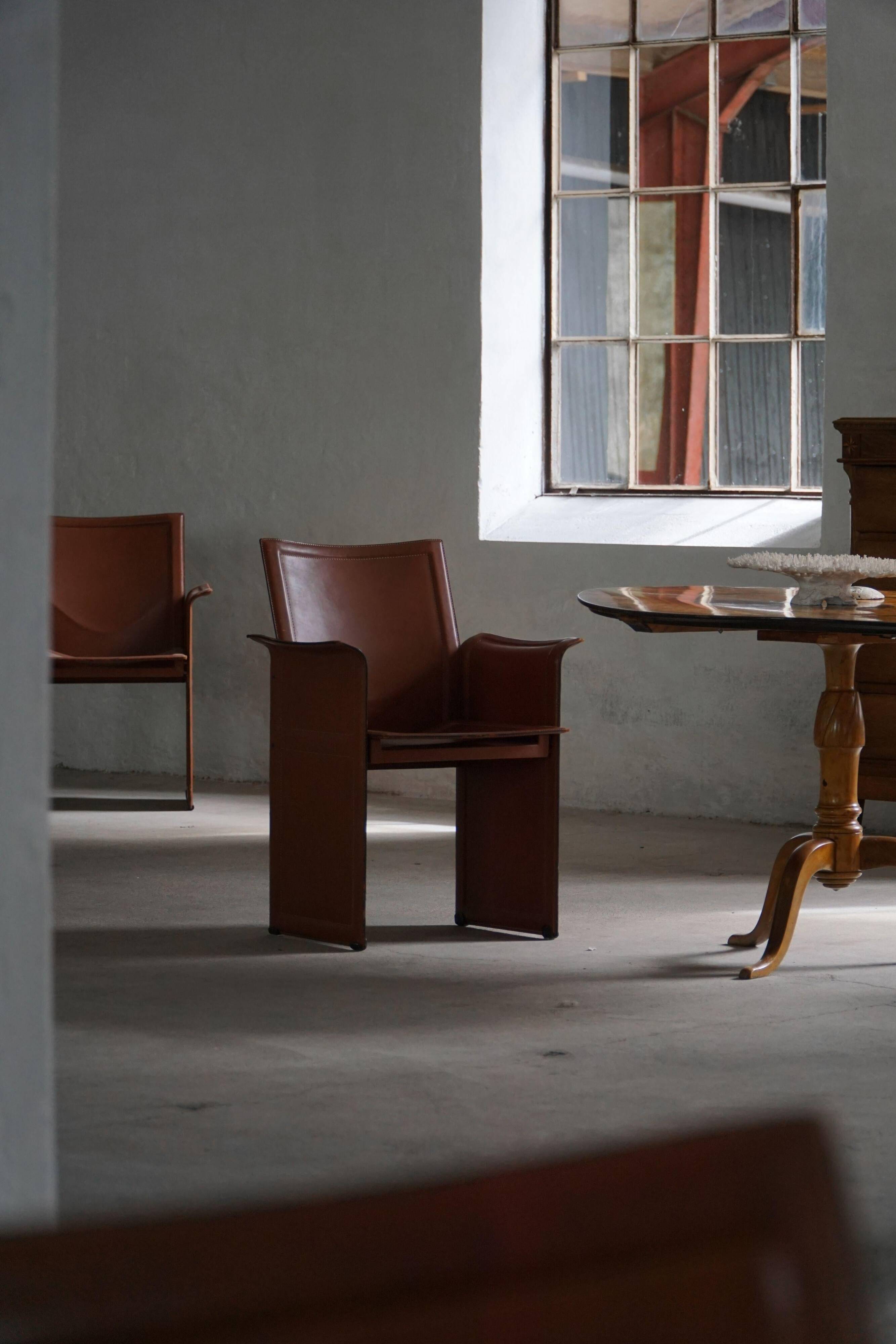 Ensemble de 4 fauteuils en cuir marron/rouge, Tito Agnoli, moderne italien, années 1970