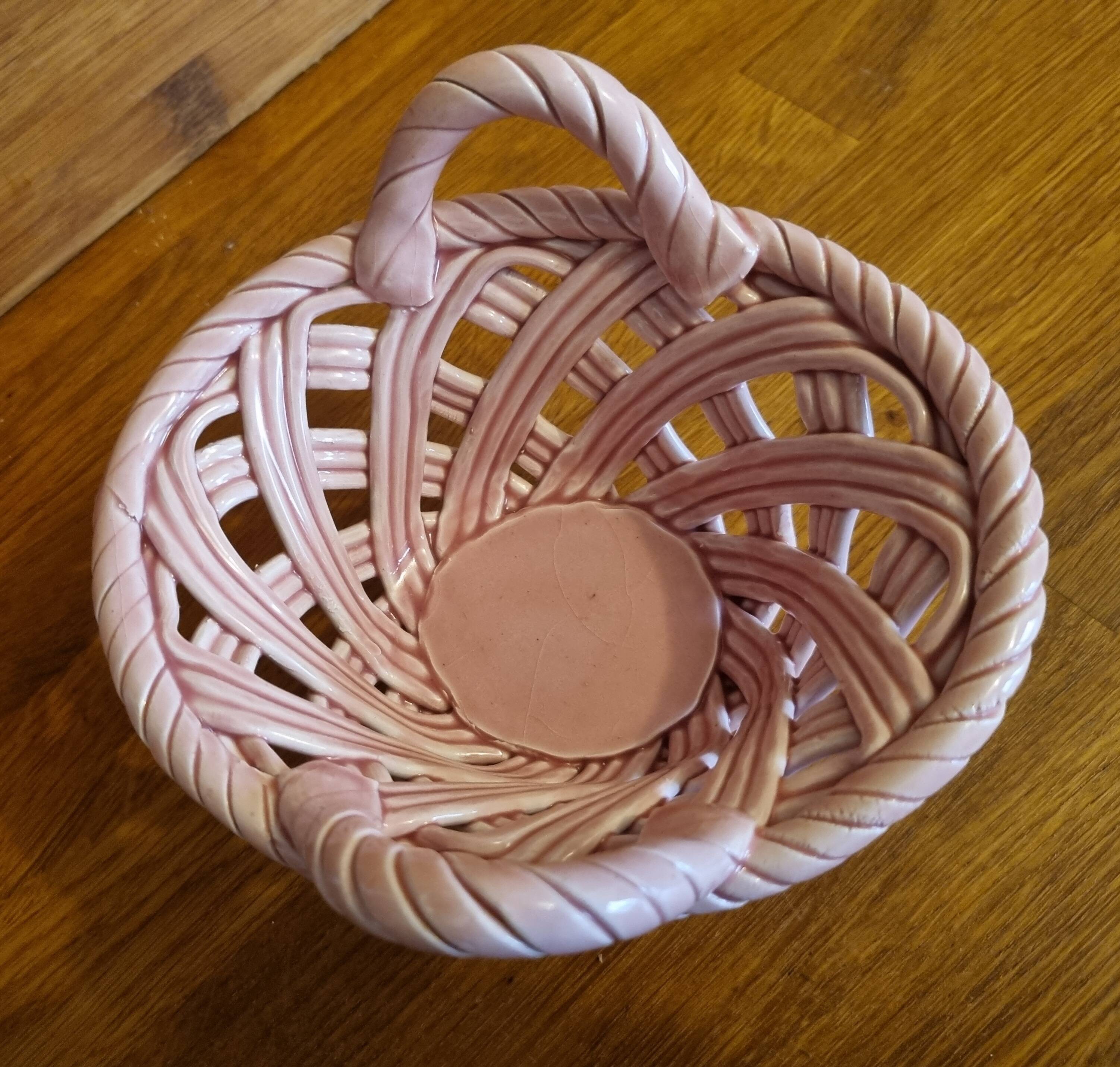 Vintage woven ceramic pocket basket