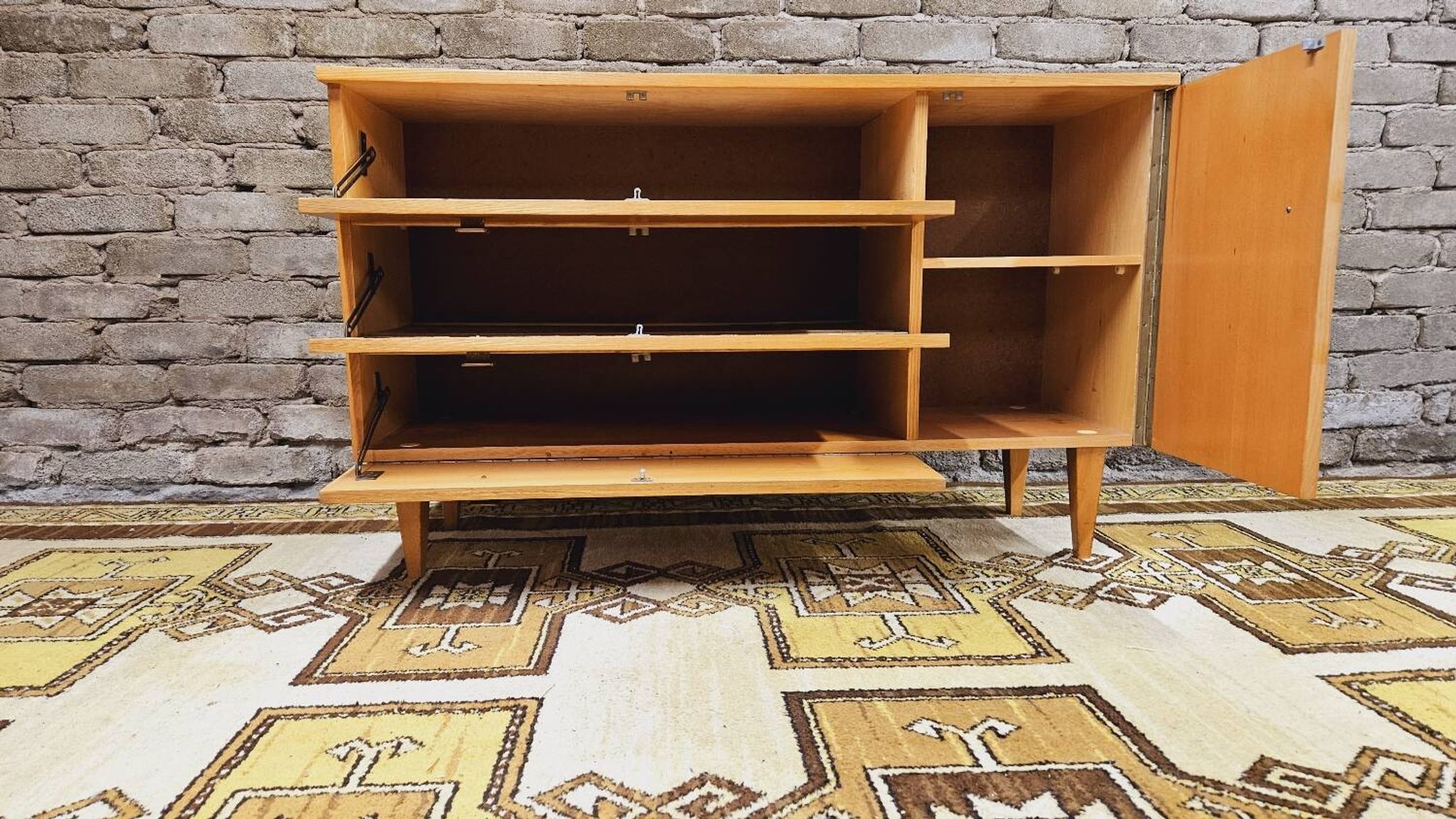 Scandinavian sideboard 3 drawers 1 door 1960 vintage