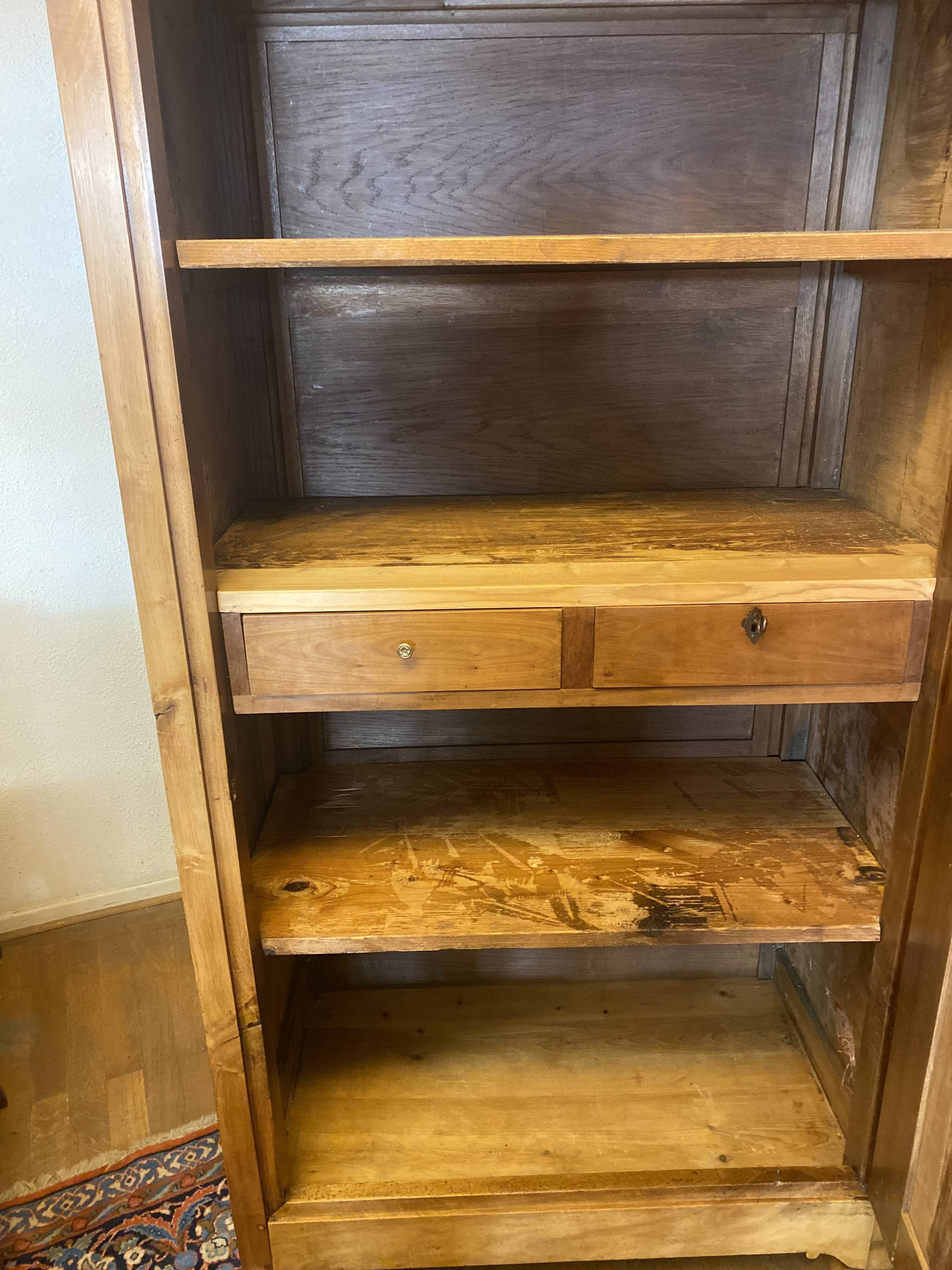 Bonnetière en noyer