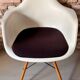 Lot de fauteuils eames vitra avec accoudoirs (6)