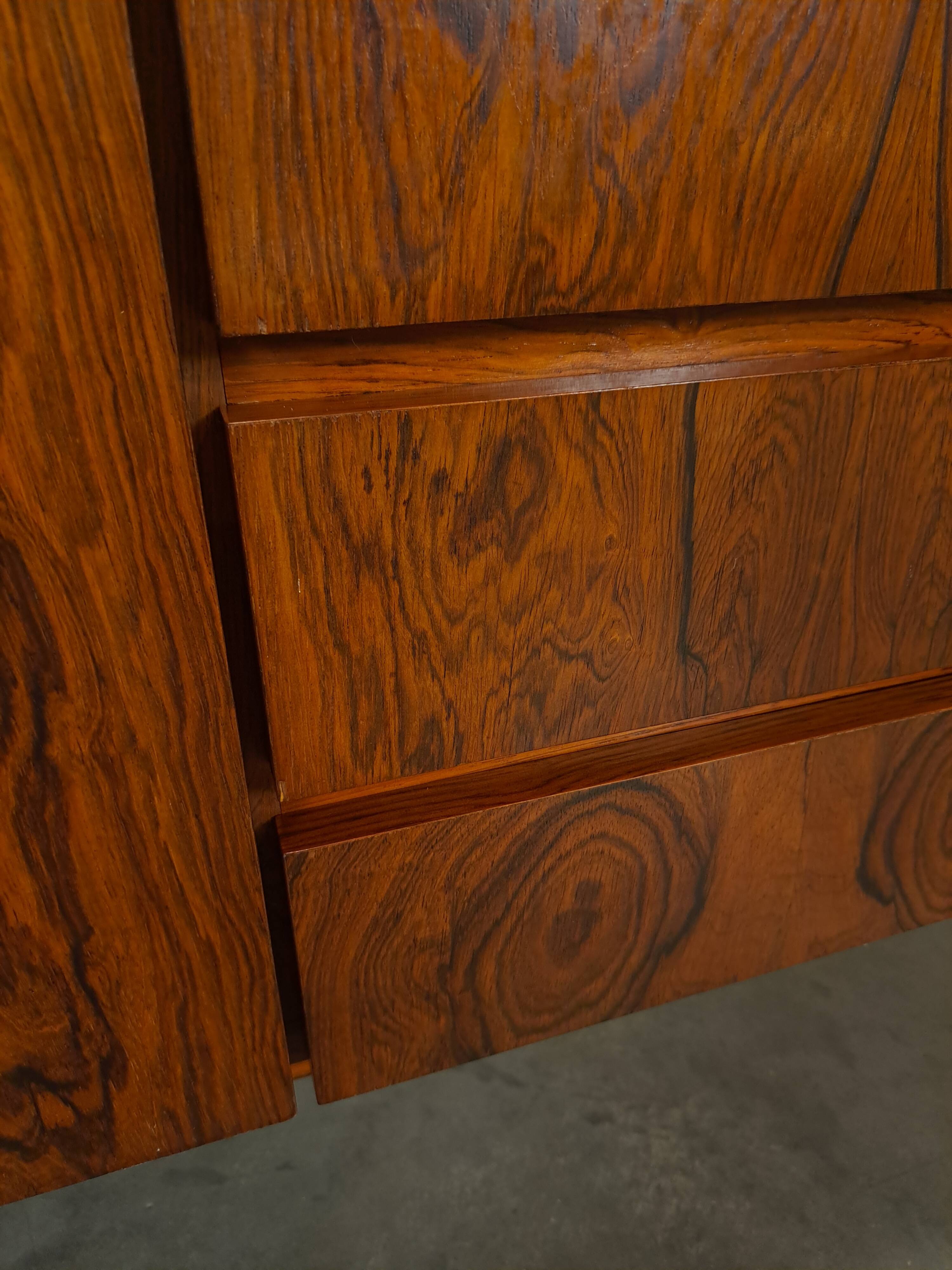 Dressoir rio palissandre plus fin avec chromen poten en lades