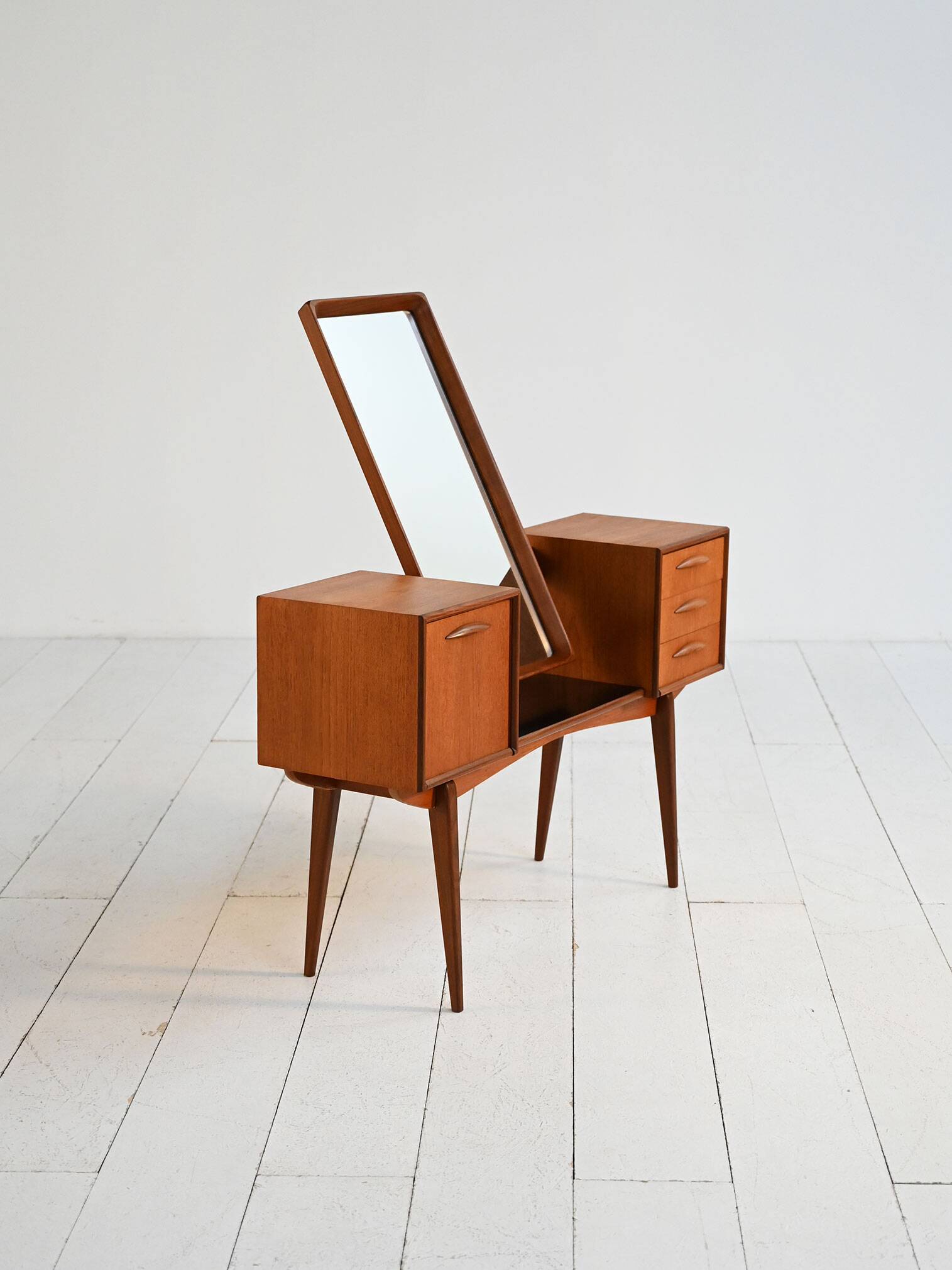 Dressing table “315” by Svante Skogh for Slutarp, 1960s