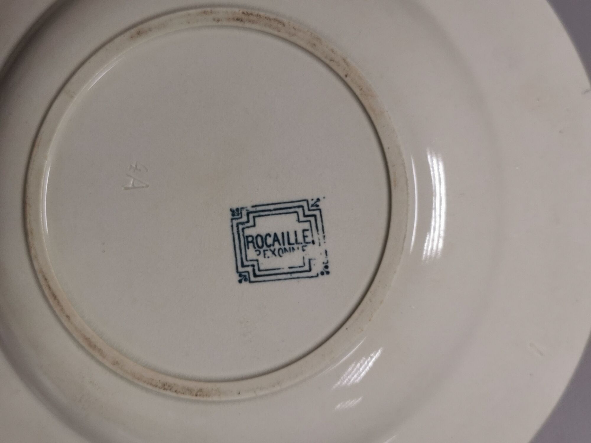 5 anciennes assiettes creuses Terre de fer rocaille faience pexonne