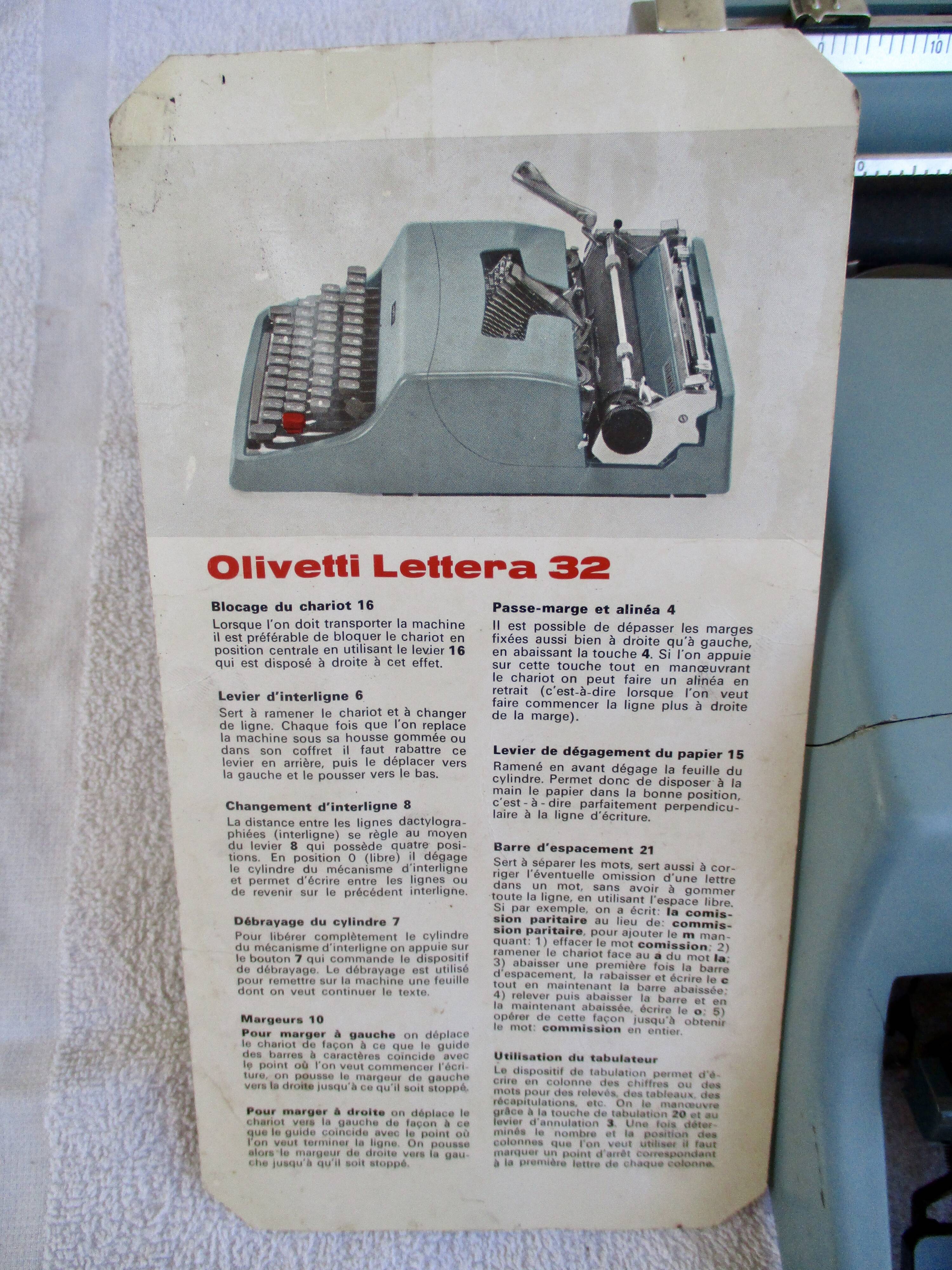 Typewriter, olivetti lettera 32