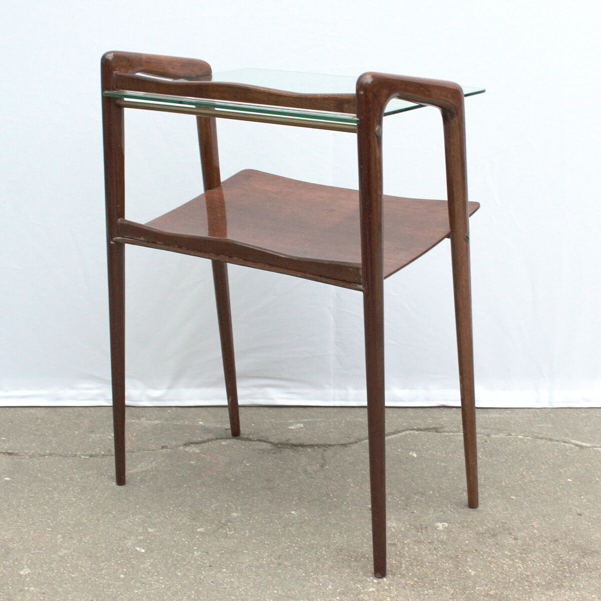 Table d'appoint en bois et verre