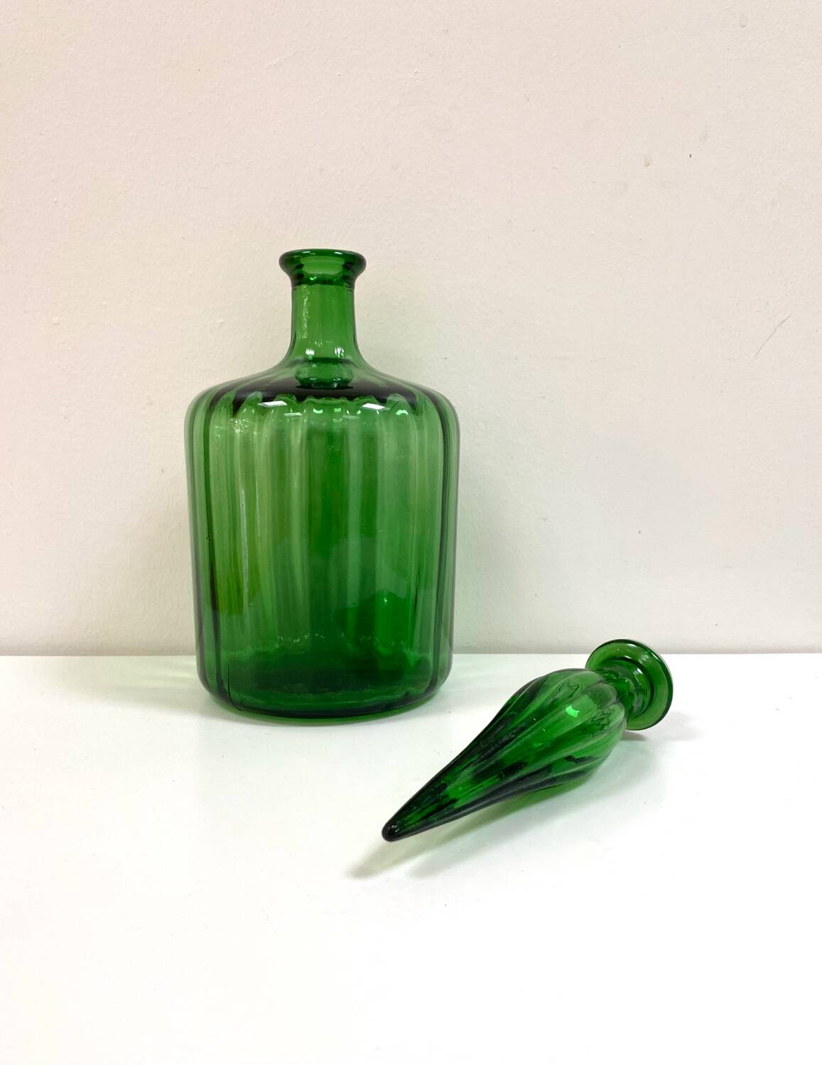 Carafe en verre italien Empoli, années 60