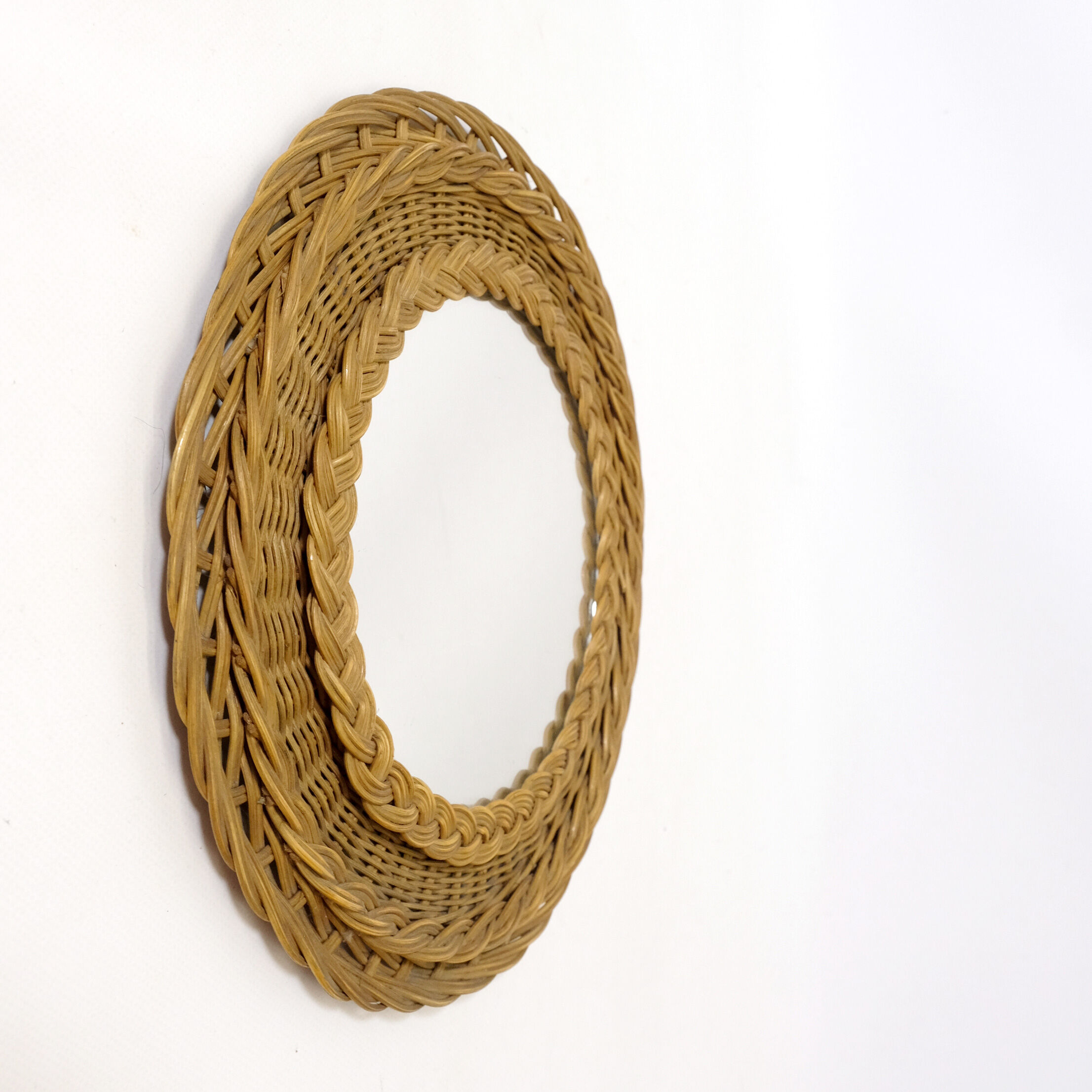 Round wicker mirror, 34cm