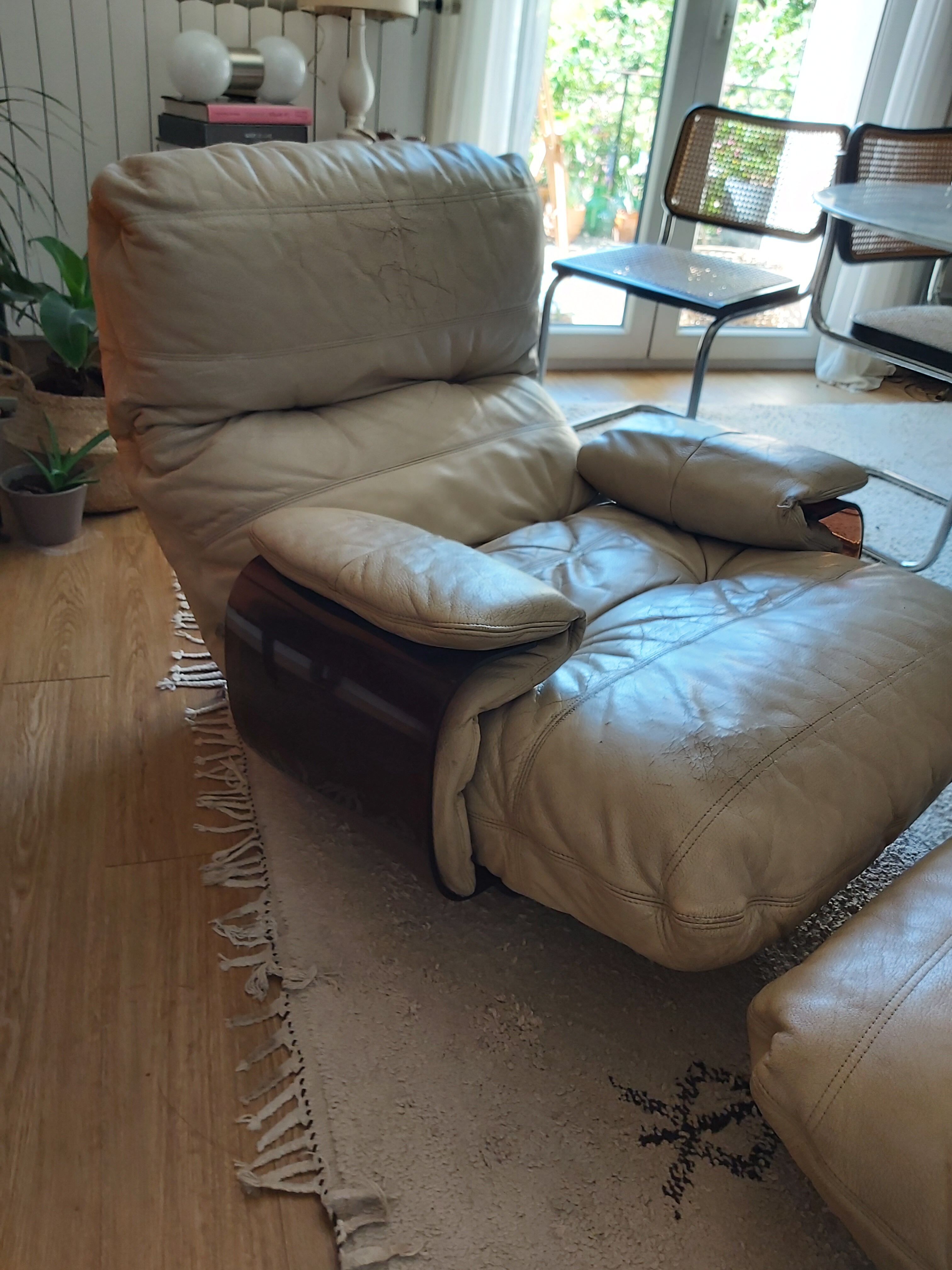Fauteuil et pouf Marsala de Michel Ducaroy pour Ligne Roset
