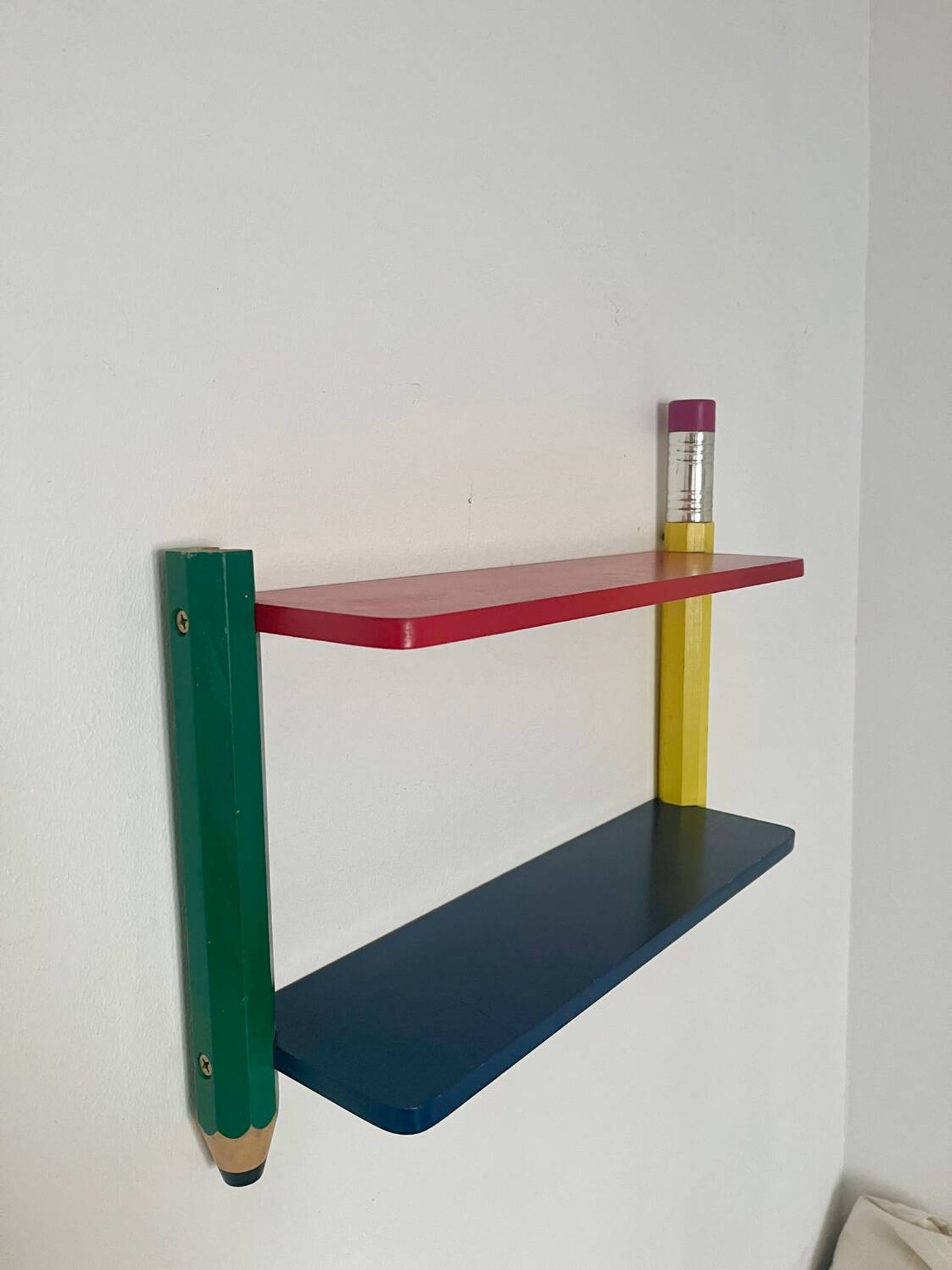 Étagère murale de Pierre Sala crayons géants années 80