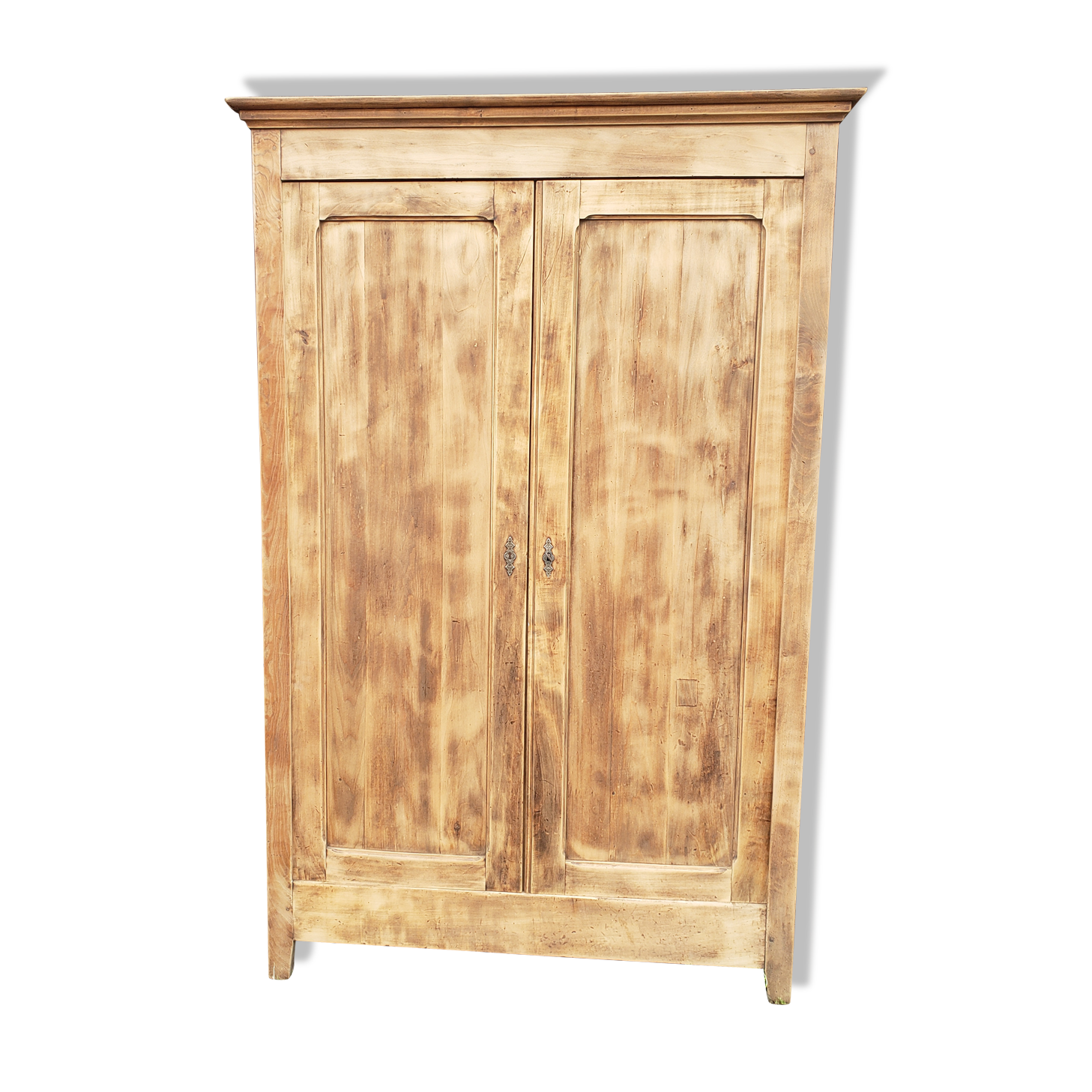 Parisian wardrobe wood in the rough "skirts"