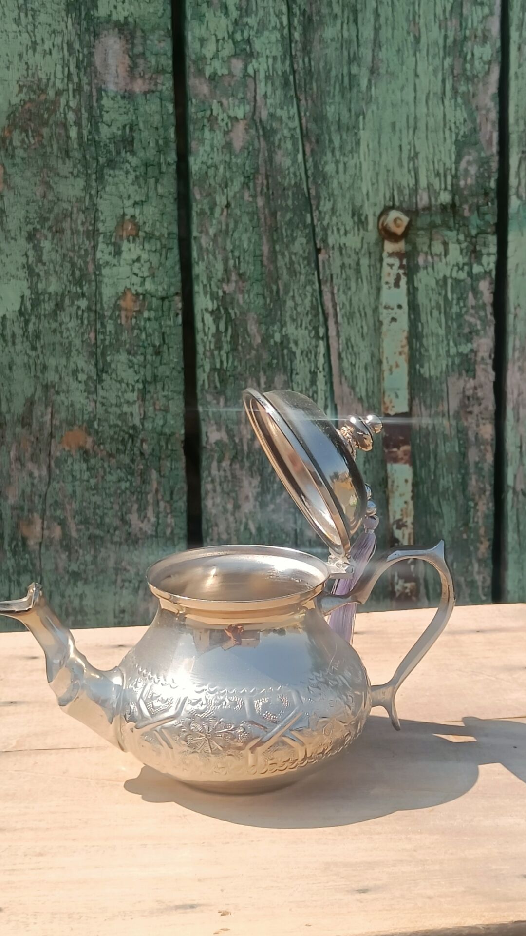 Vintage Moroccan teapot in silver-plated metal – Marouan