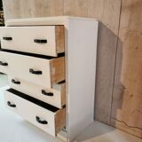 White chest of drawers